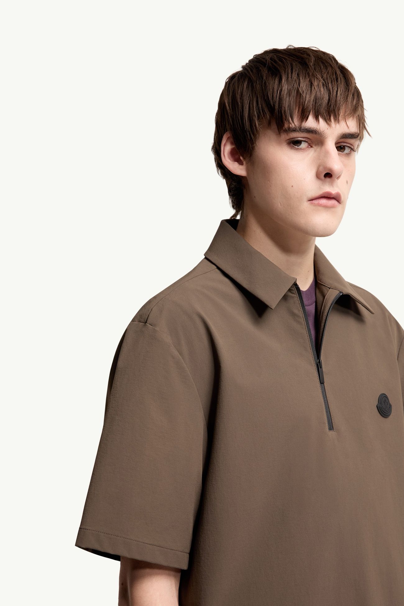 Camicia a maniche corte con mezza zip e logo Uomo Marrone Moncler 5