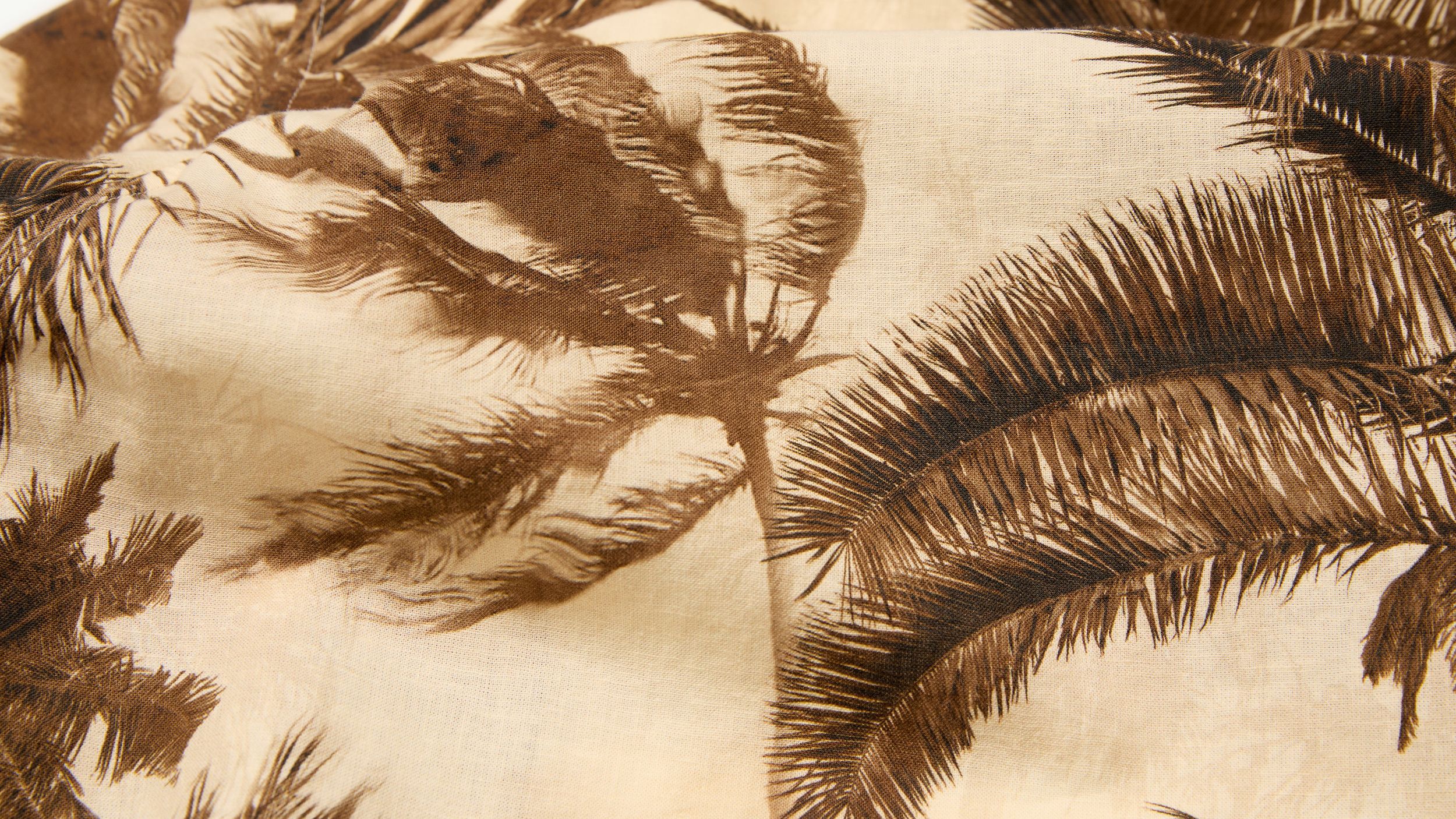 Slide 1 - Striking Motif