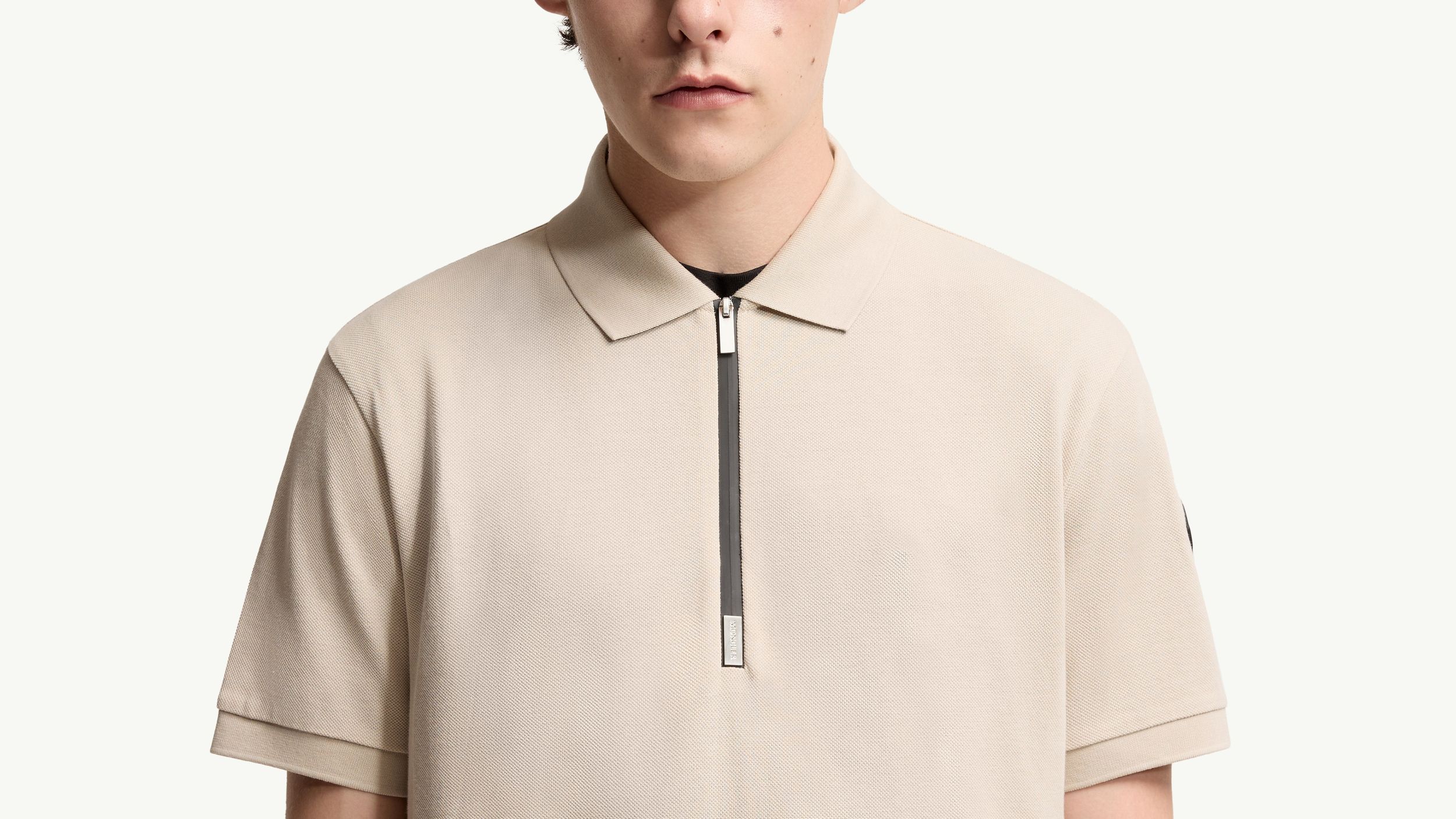 Slide 1 - product.feature.detailmetalzip.title