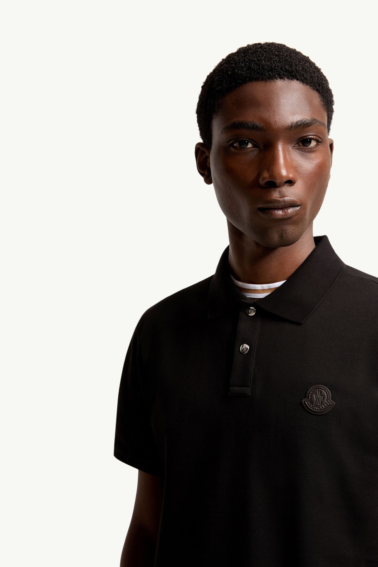 Polo in piquet di cotone con patch logato Uomo Nero Moncler 5