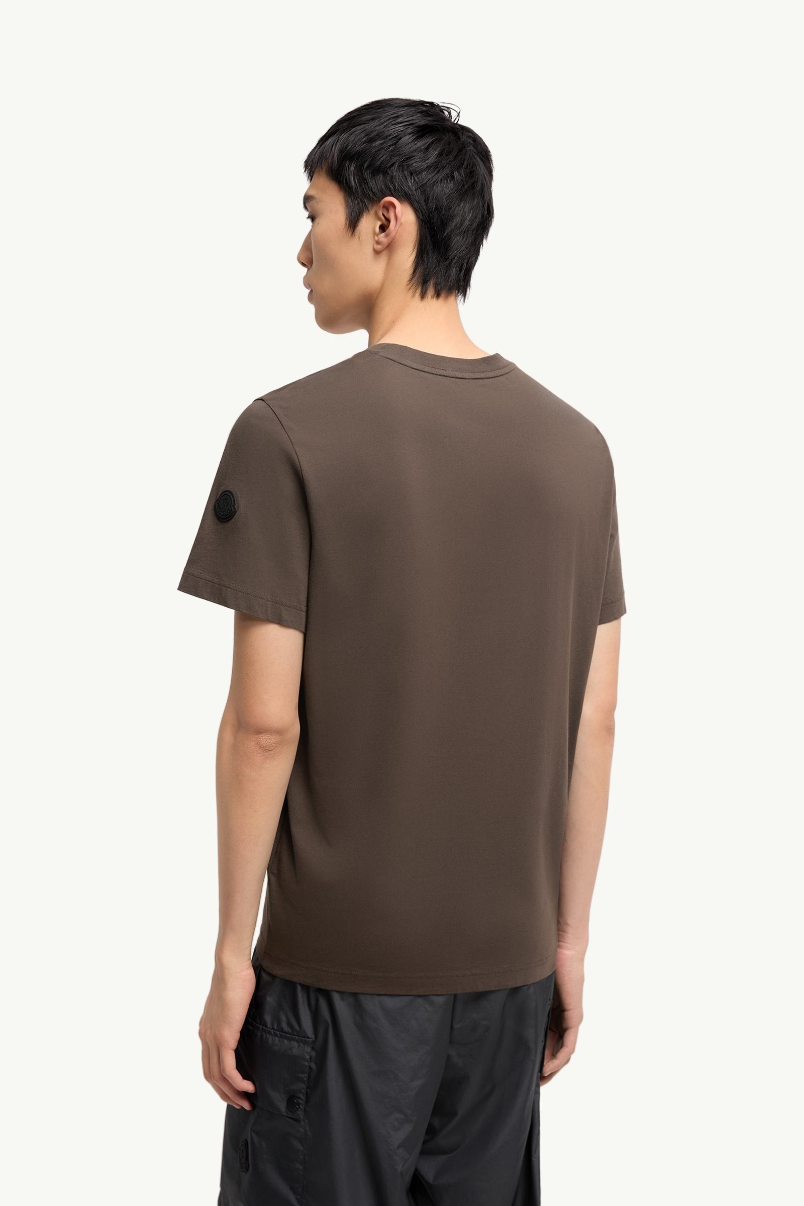 ブラウン Tシャツ : Tシャツ＆ポロシャツ 向けの メンズ | モンクレール