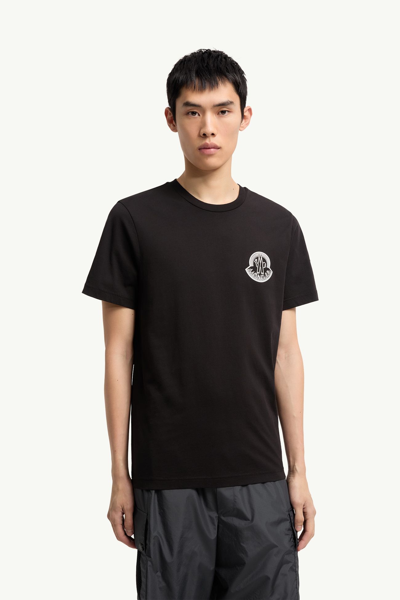 ブラック Tシャツ : Tシャツ＆ポロシャツ 向けの メンズ | モンクレール