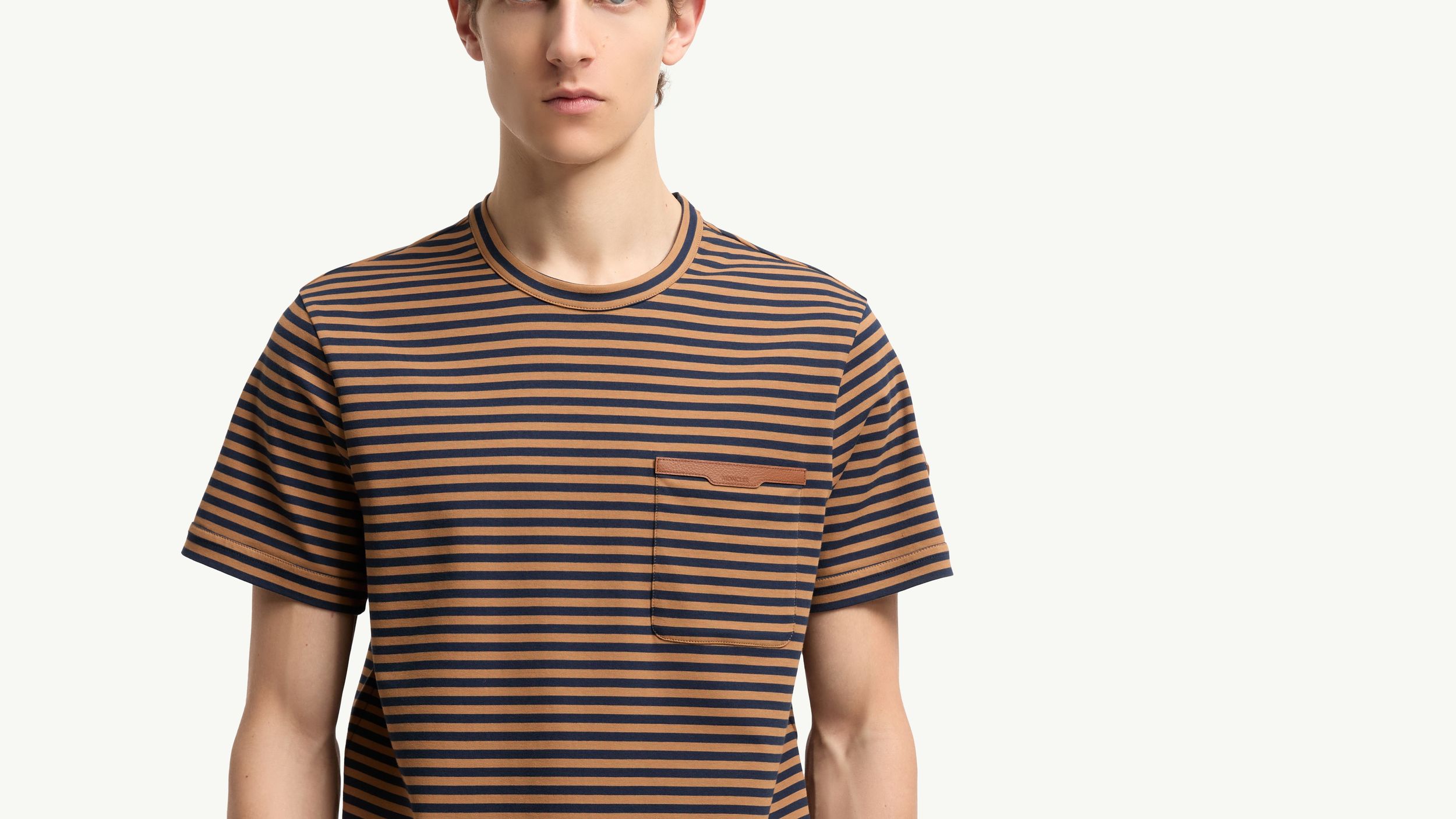 Slide 1 - Akzente aus Leder