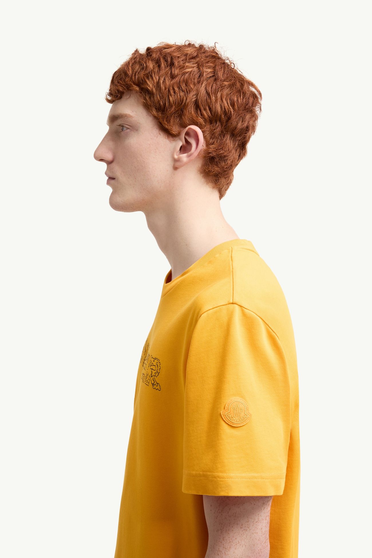 T-shirt in cotone con logo a tema spazio ricamato Uomo Giallo Moncler 1