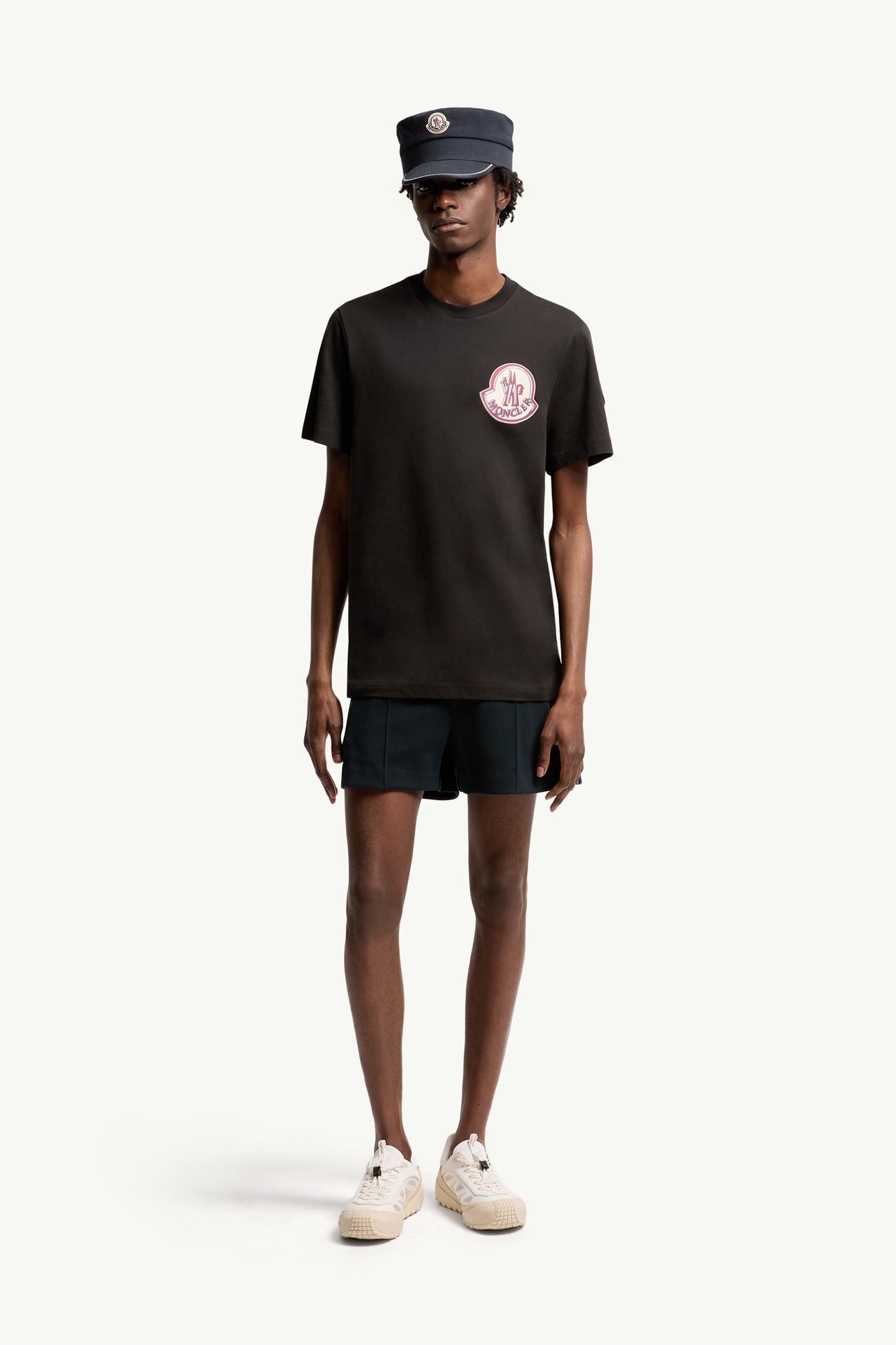 ブラック Tシャツ : Tシャツ＆ポロシャツ 向けの メンズ | モンクレール