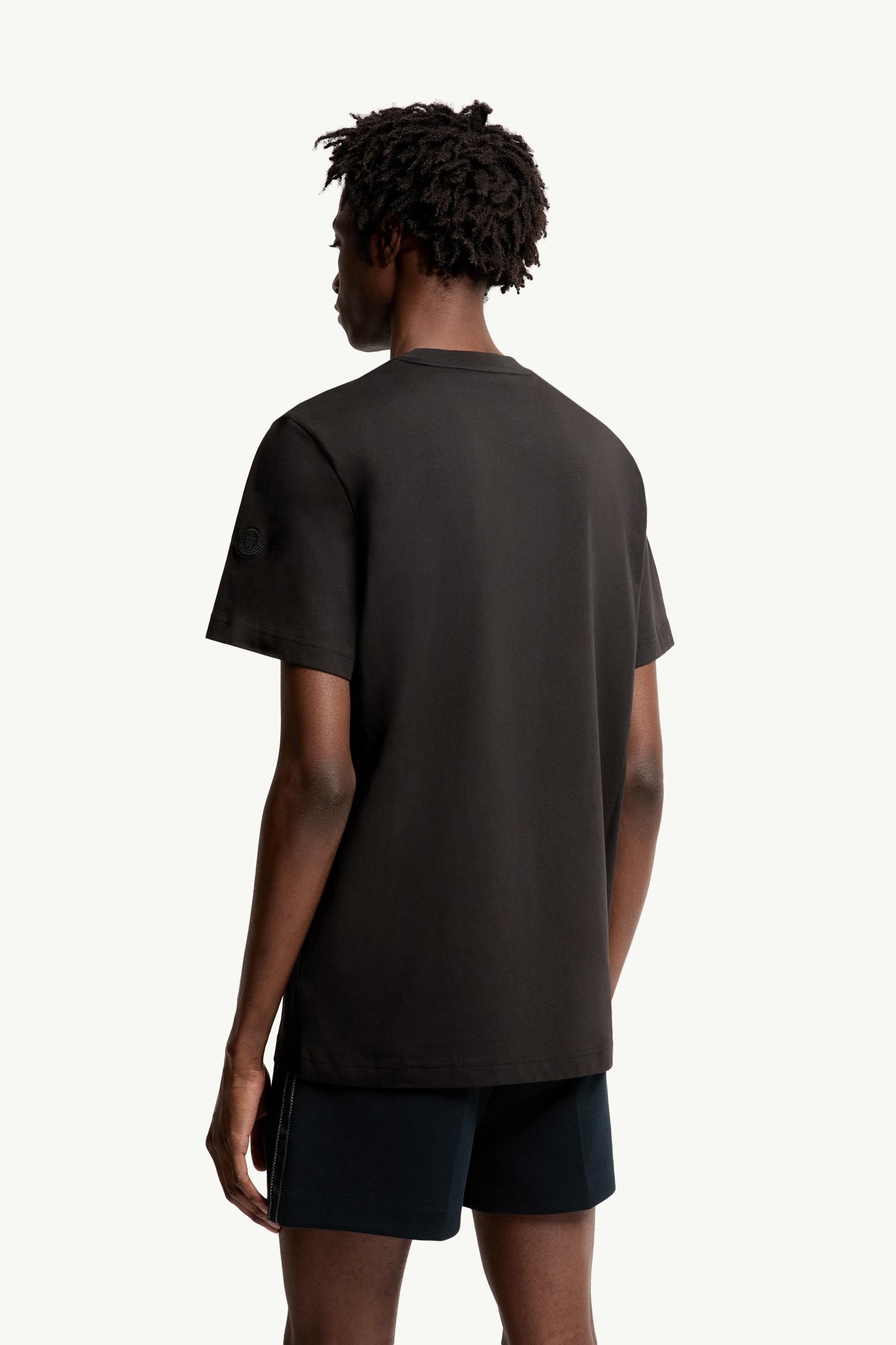 ブラック Tシャツ : Tシャツ＆ポロシャツ 向けの メンズ | モンクレール