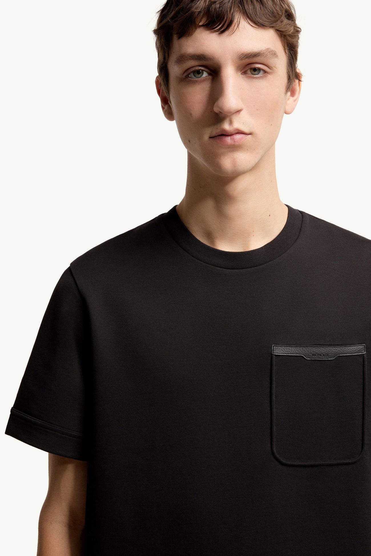 T-shirt in cotone con finiture in pelle Uomo Nero Moncler 5