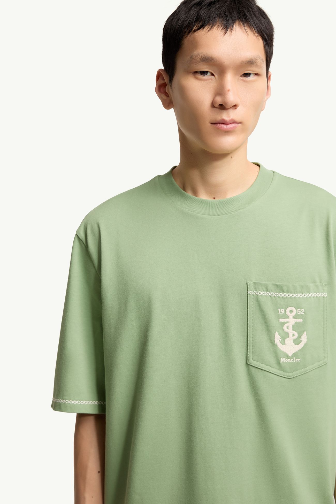 Camiseta de algodón con ancla bordada Hombre Verde Moncler 5