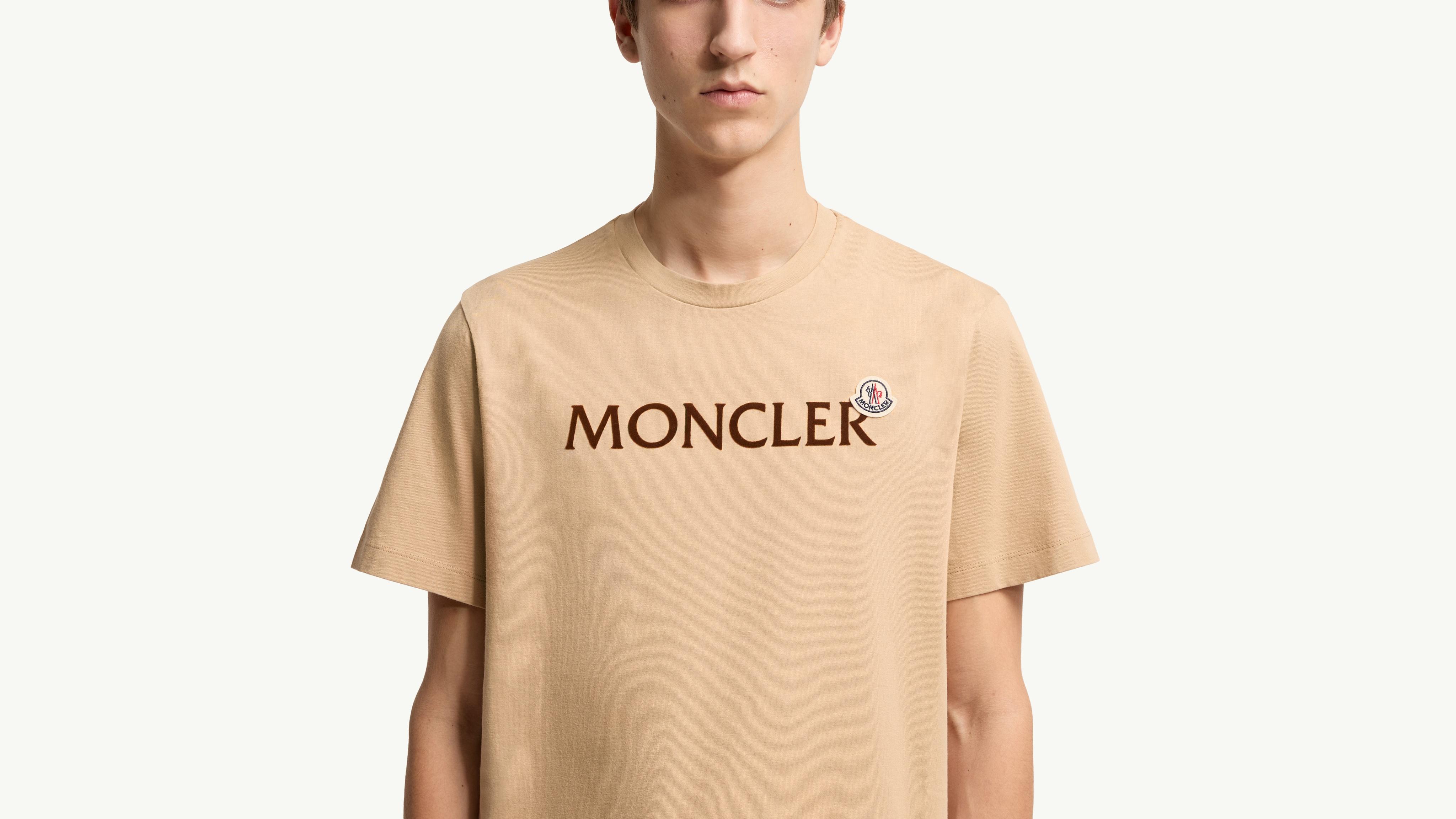 Moncler ロゴ スタッズ Tシャツ ベージュ XL モンクレール メンズ Light Beige Flocked Logo Cotton T-Shirt - Polos & T-shirts for Men