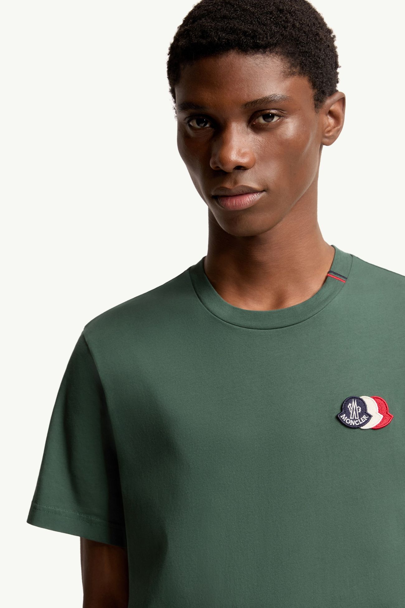 Camiseta de algodón con logotipo tricolor bordado Hombre Verde Esmeralda Moncler 5