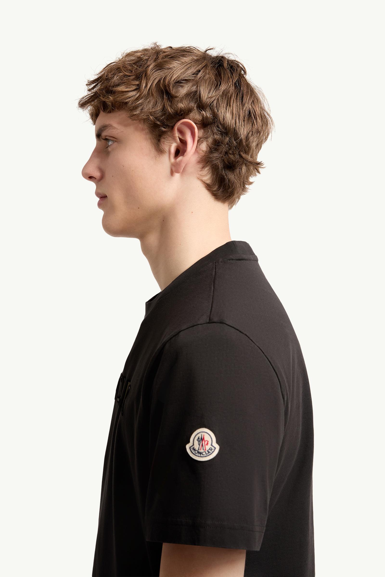 MONCLER ブラック Tシャツ ロゴ刺繍sizeXL MONCLER Logo-Flocked Cotton-Jersey T-Shirt for Men | MR PORTER