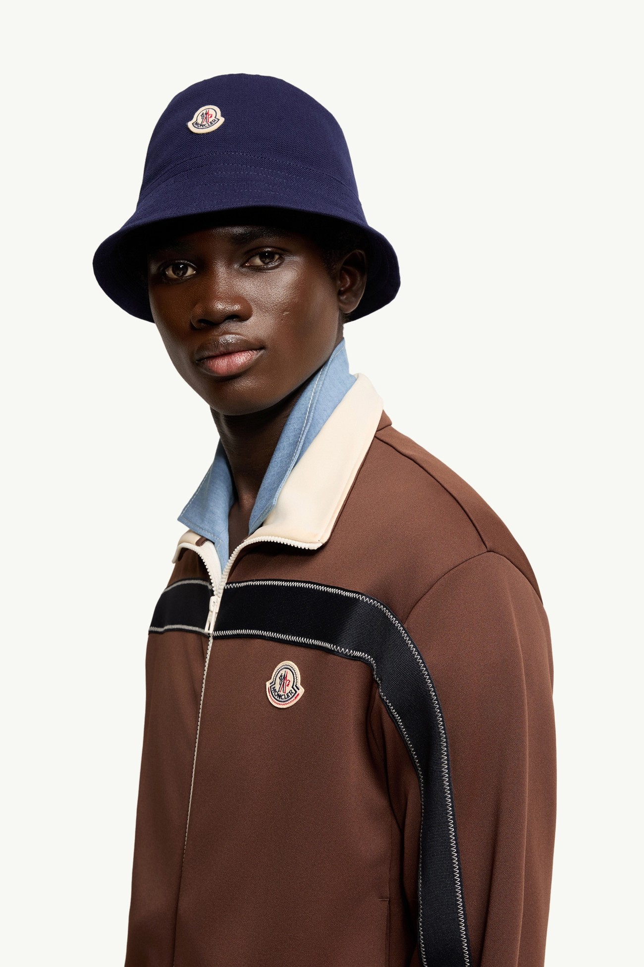 Sudadera de cuello de tortuga con cremallera y pespuntes Hombre Marrón Moncler 1