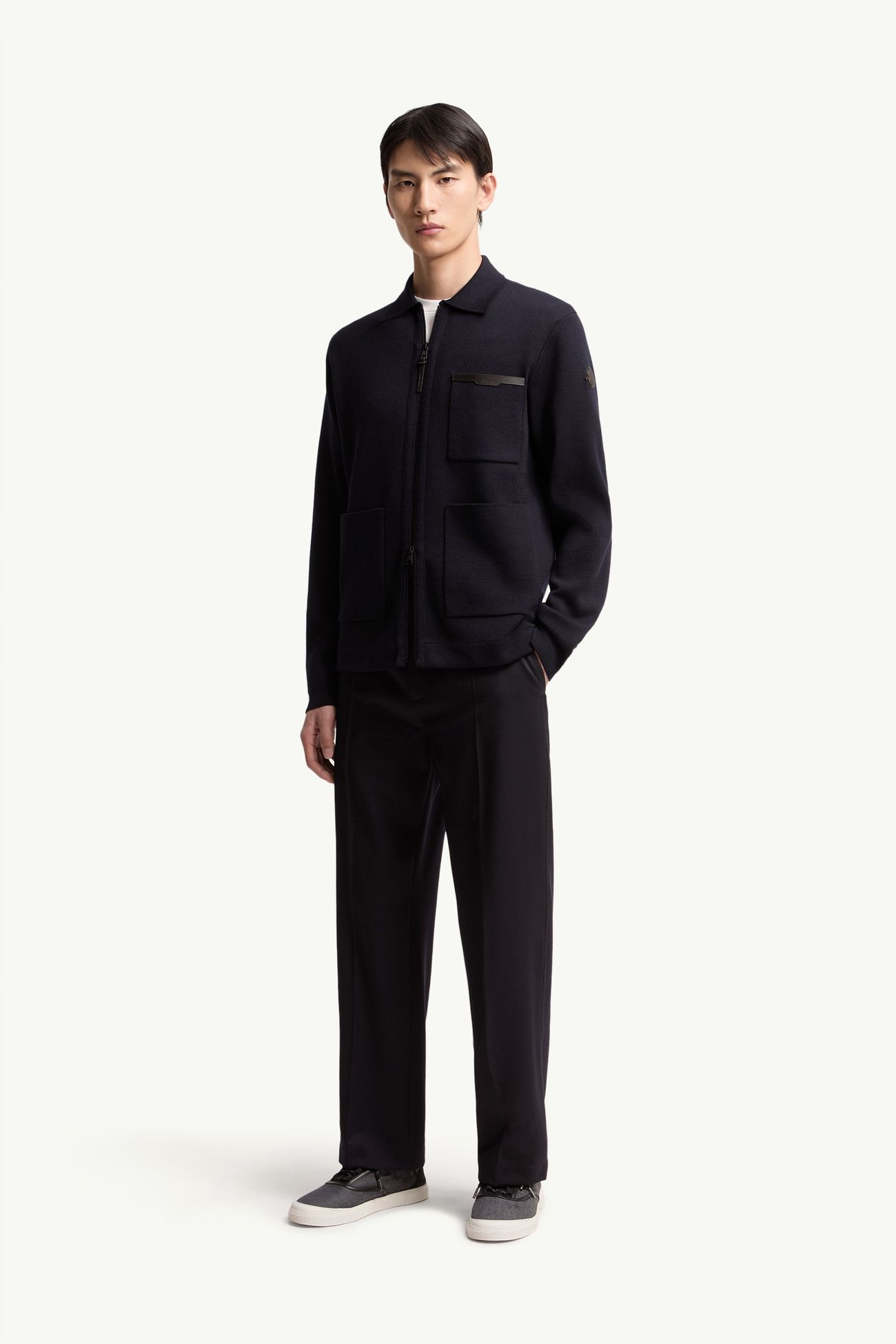 Cardigan in lana con zip e logo in pelle Uomo Blu Navy Moncler 0