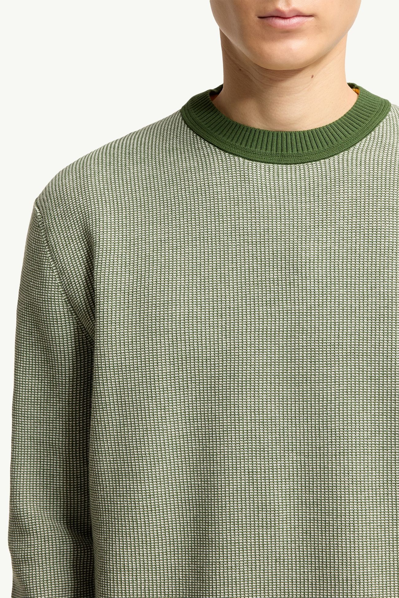 Maglione in cotone con logo in pelle Uomo Verde Scuro Moncler 5