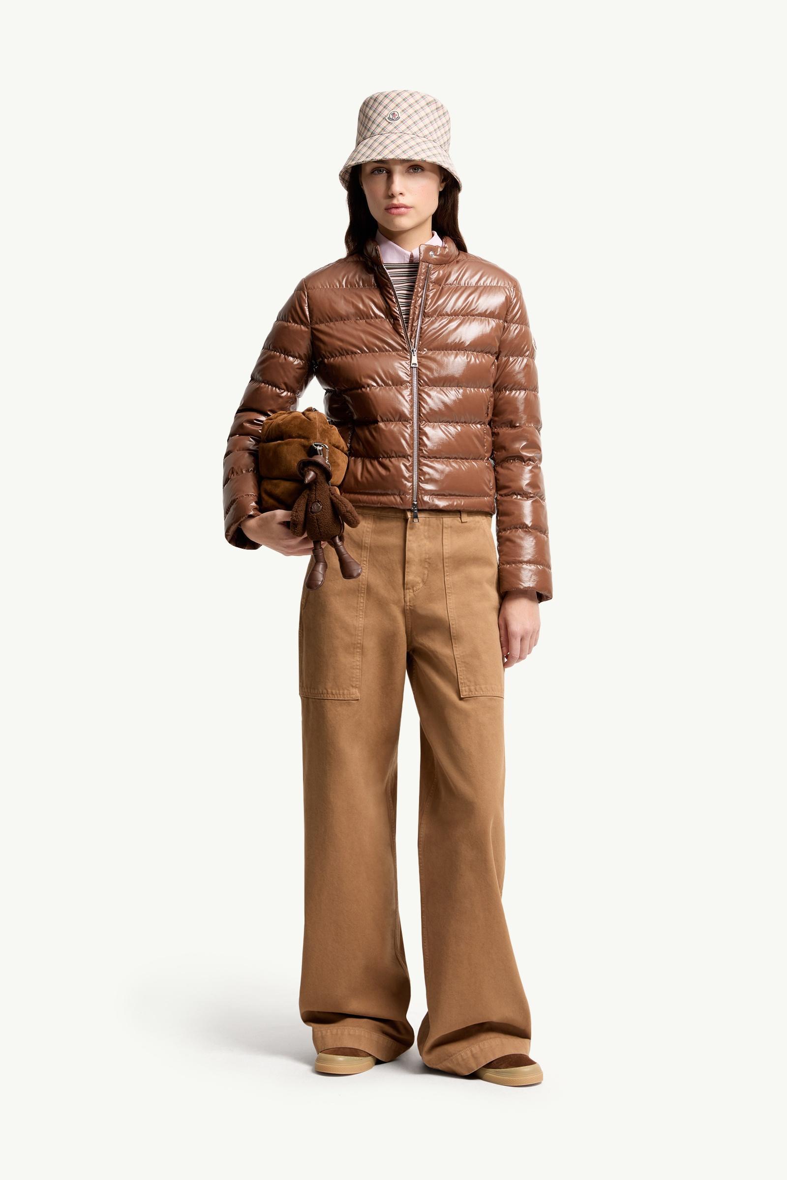 MONCLER ブラウン ダウンジャケット ショート丈 Brown Abbadia Short Down Jacket - Short Down Jackets for Women