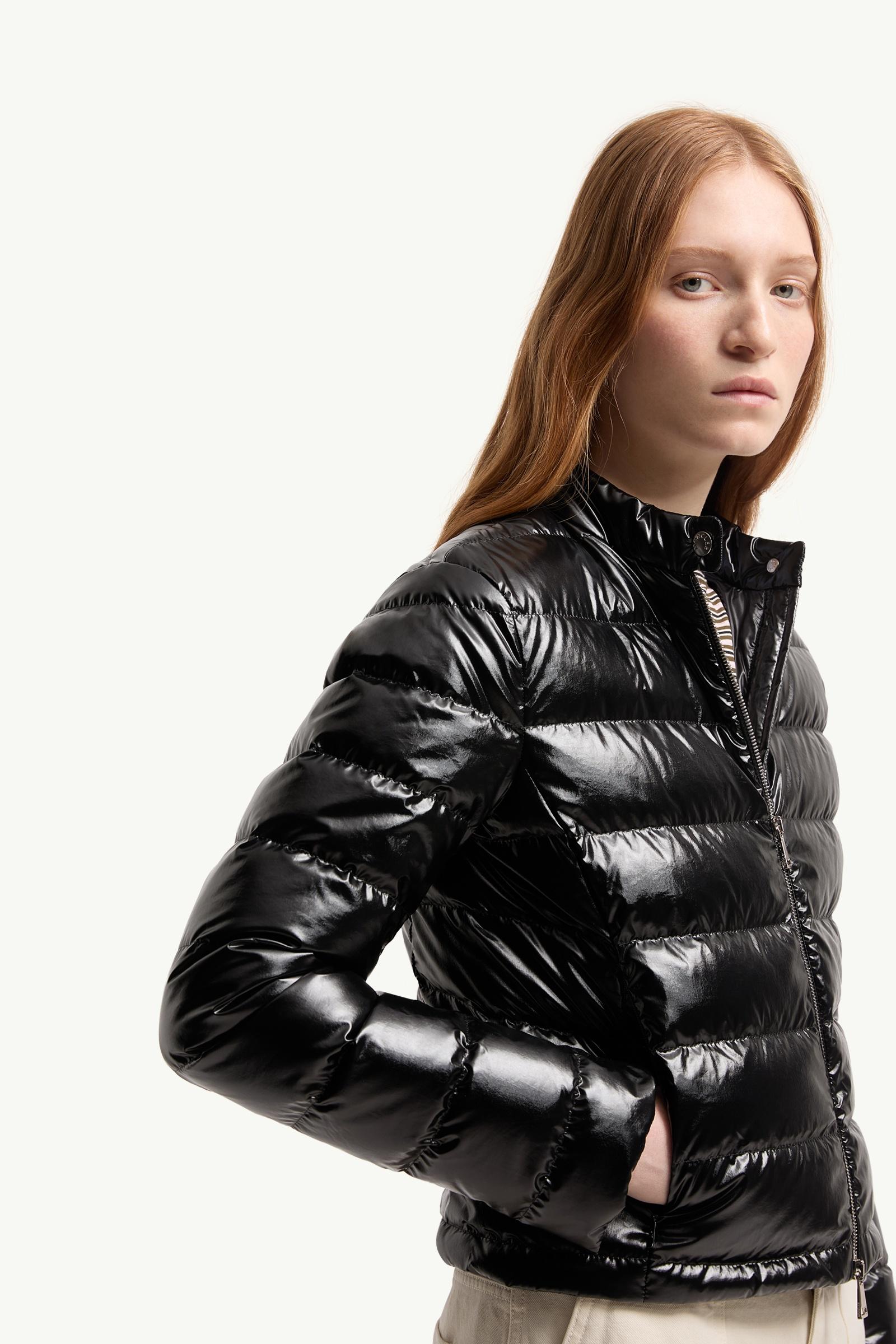 チワワ☆MONCLER☆ダウンジャケット　0サイズ Black Papillon Short Down Jacket - Short Down Jackets for Women