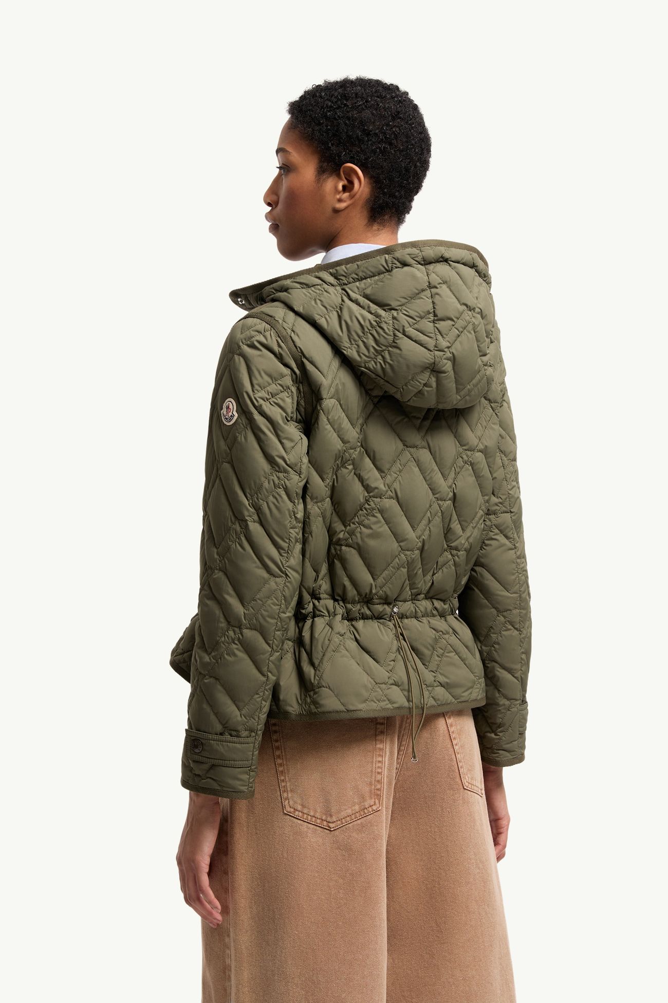 Doudoune courte matelassée à capuche et motif géométrique Lilas Femmes Vert Olive Moncler 4