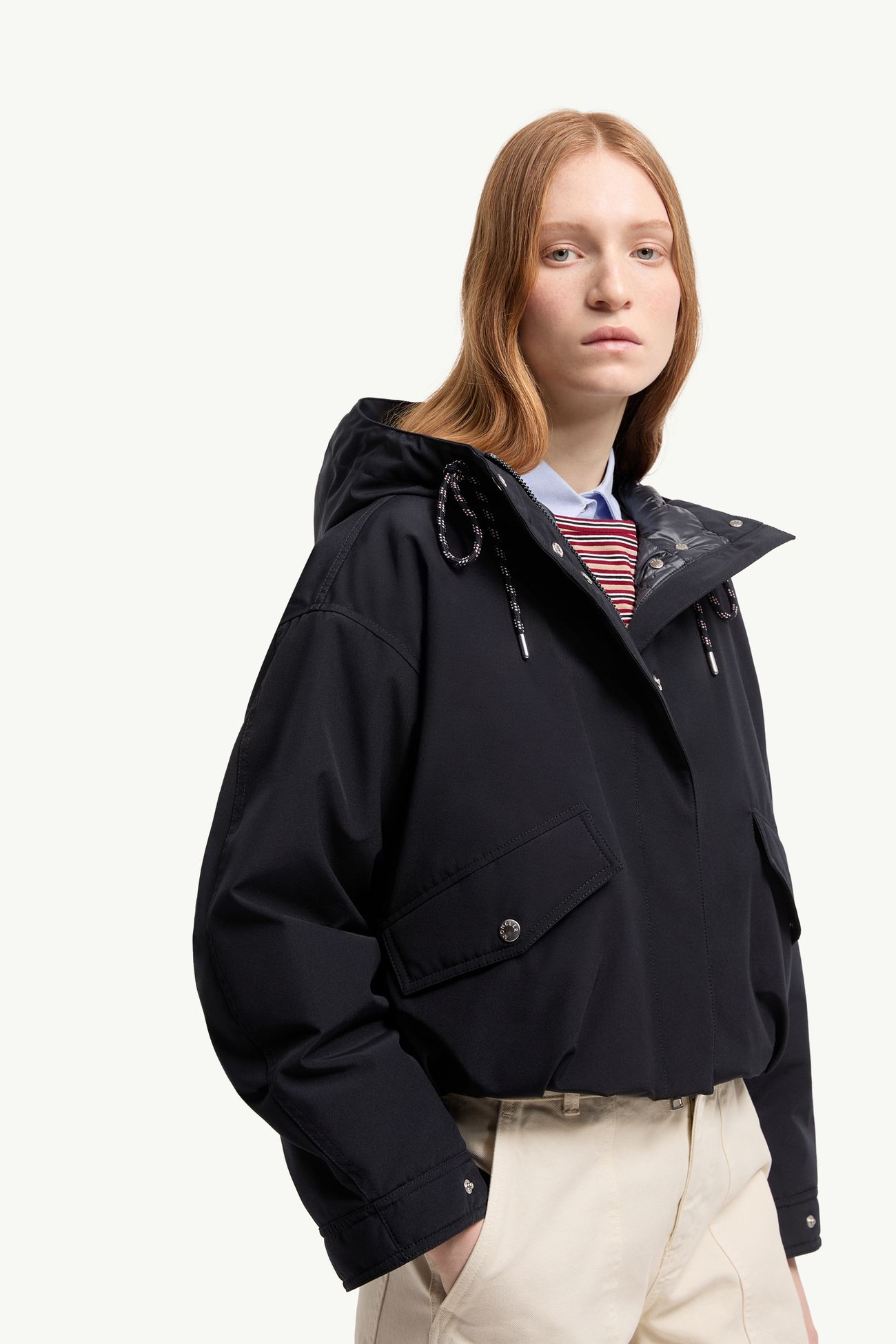 Doudoune courte Eucalyptus à capuche Femmes Bleu marine Moncler 5