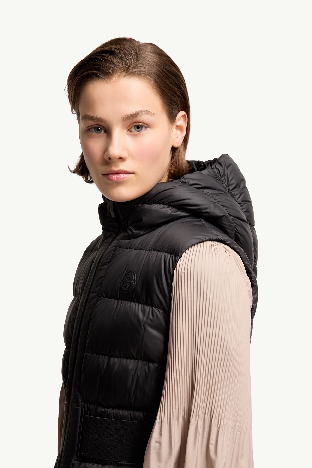Gilet imbottito in piuma con cappuccio Melia Donna Nero Moncler 1