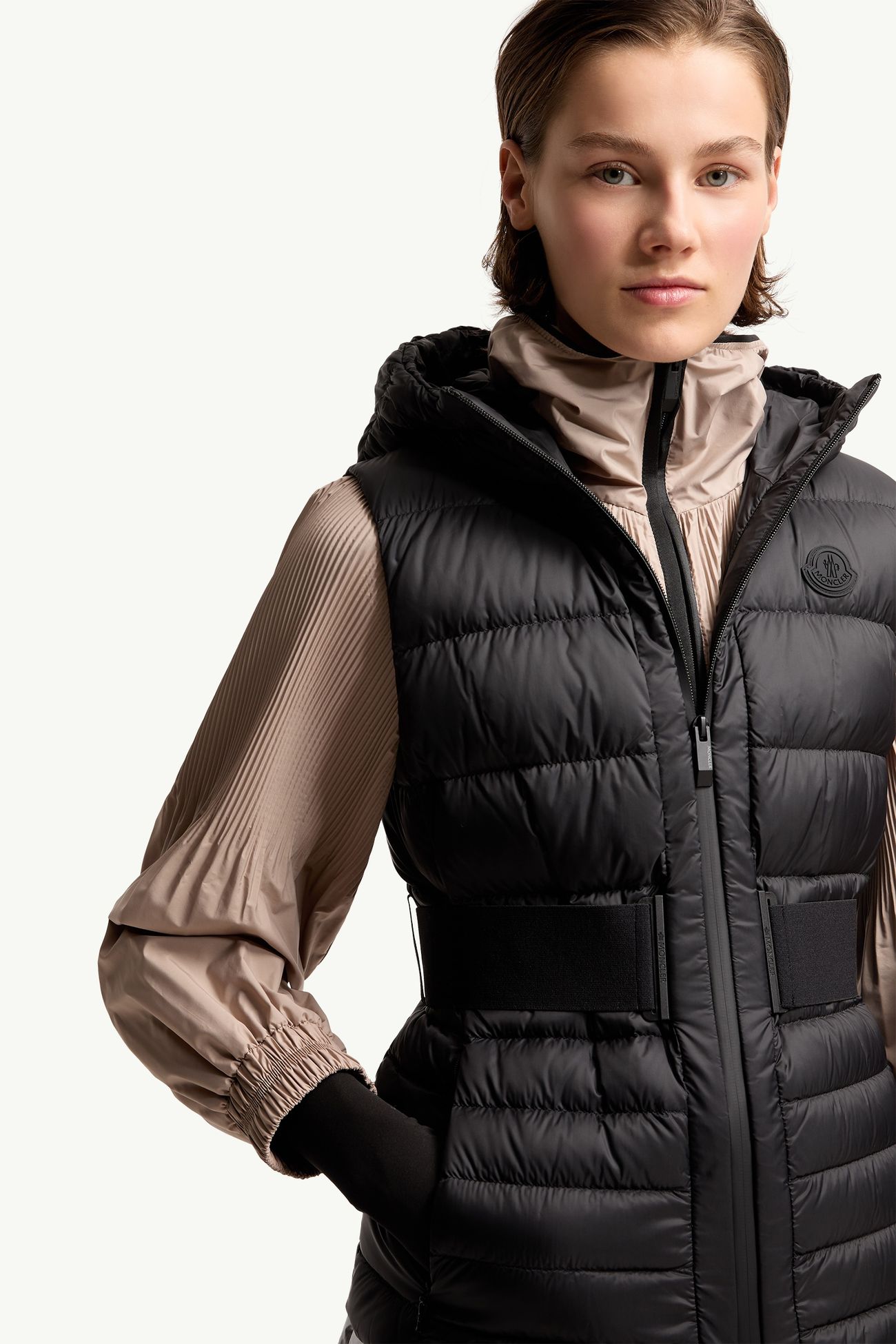 Gilet imbottito in piuma con cappuccio Melia Donna Nero Moncler 6