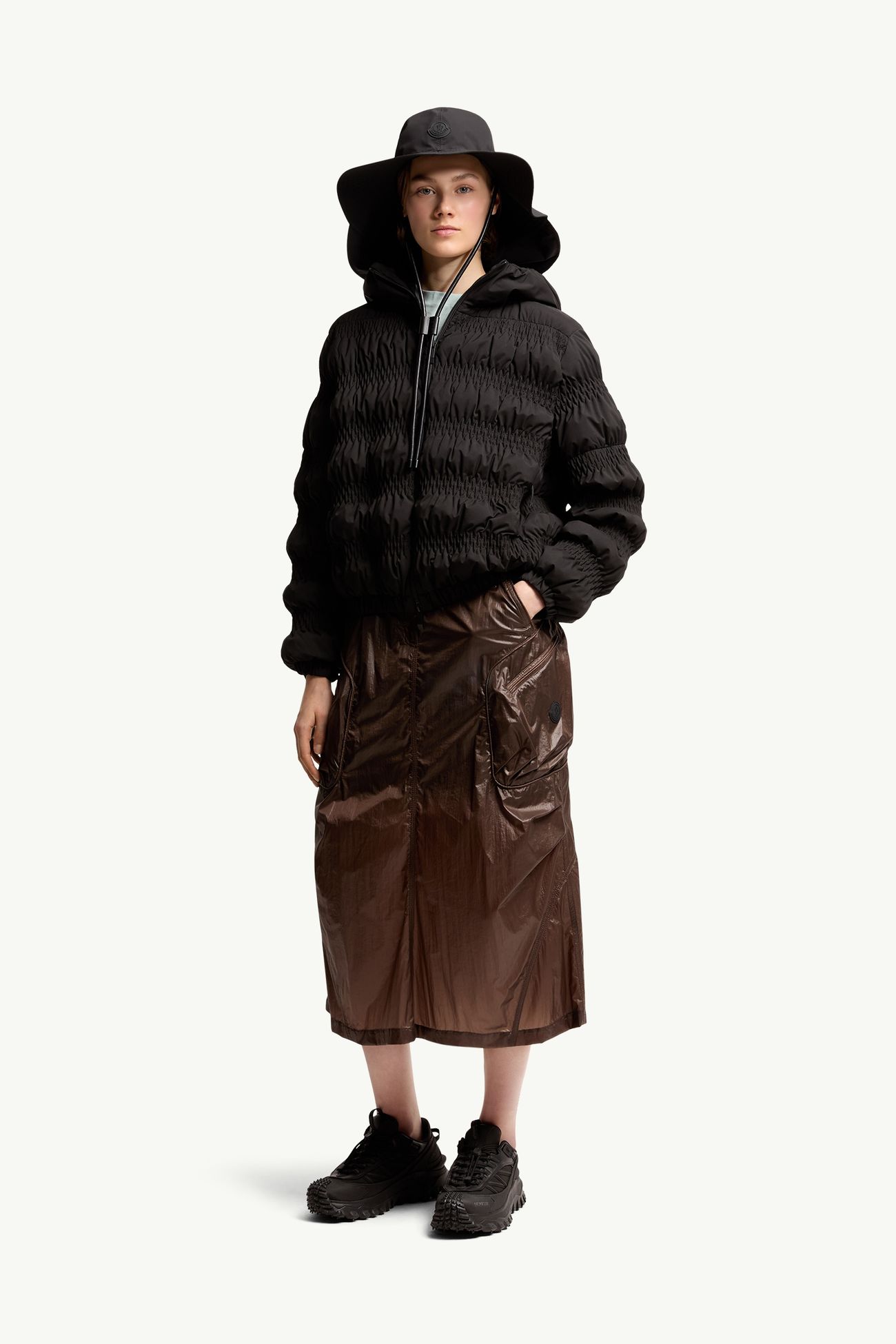 Noyer kurze Daunenjacke mit Kapuze und geraffter Steppung Damen Schwarz Moncler 0