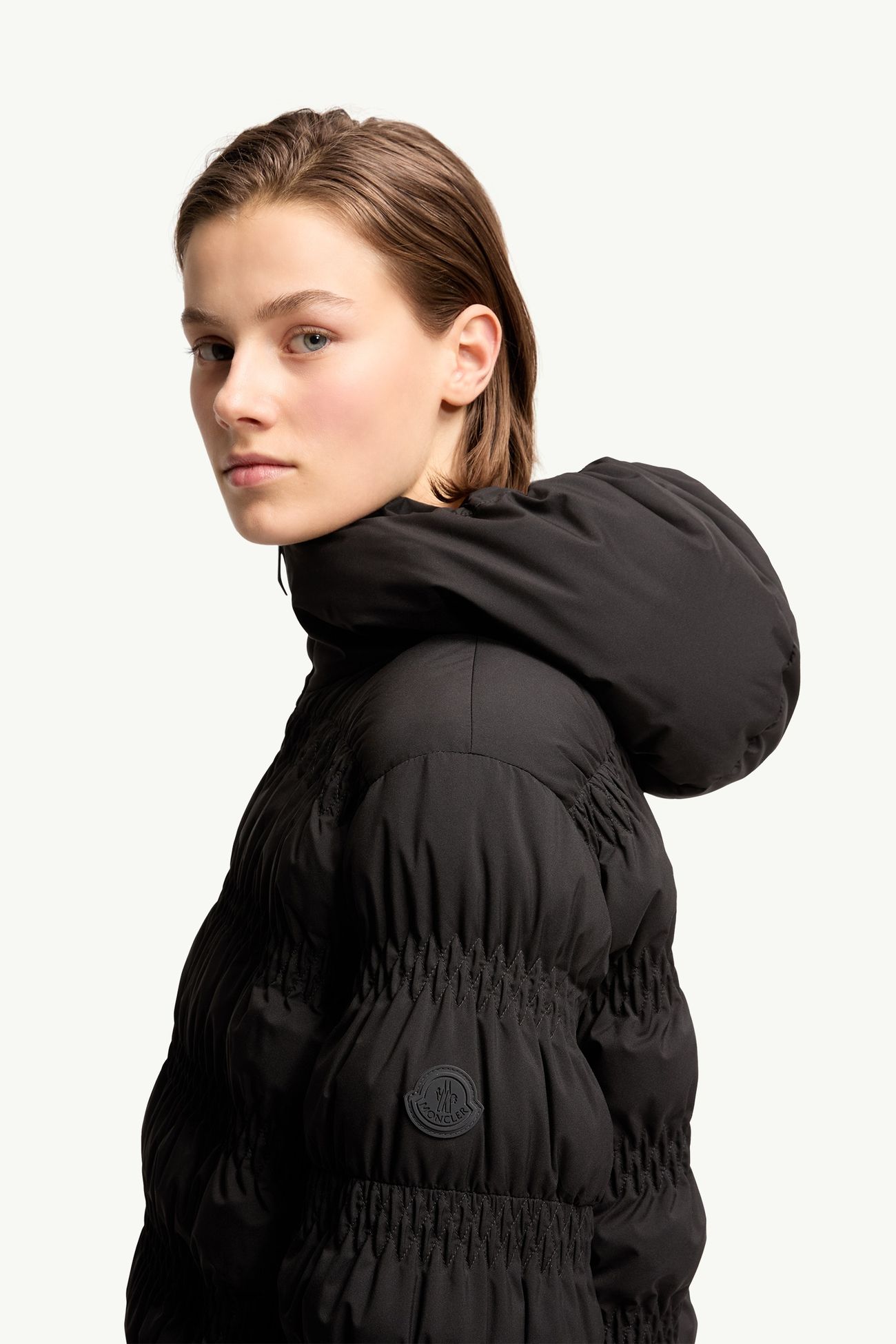 Noyer kurze Daunenjacke mit Kapuze und geraffter Steppung Damen Schwarz Moncler 1