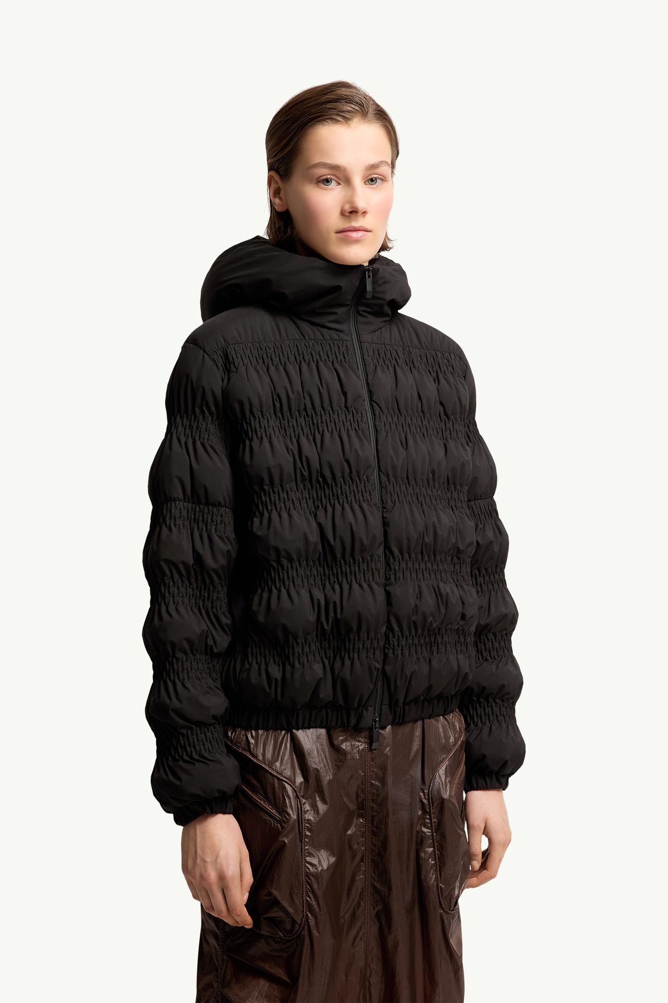 Noyer kurze Daunenjacke mit Kapuze und geraffter Steppung Damen Schwarz Moncler 3