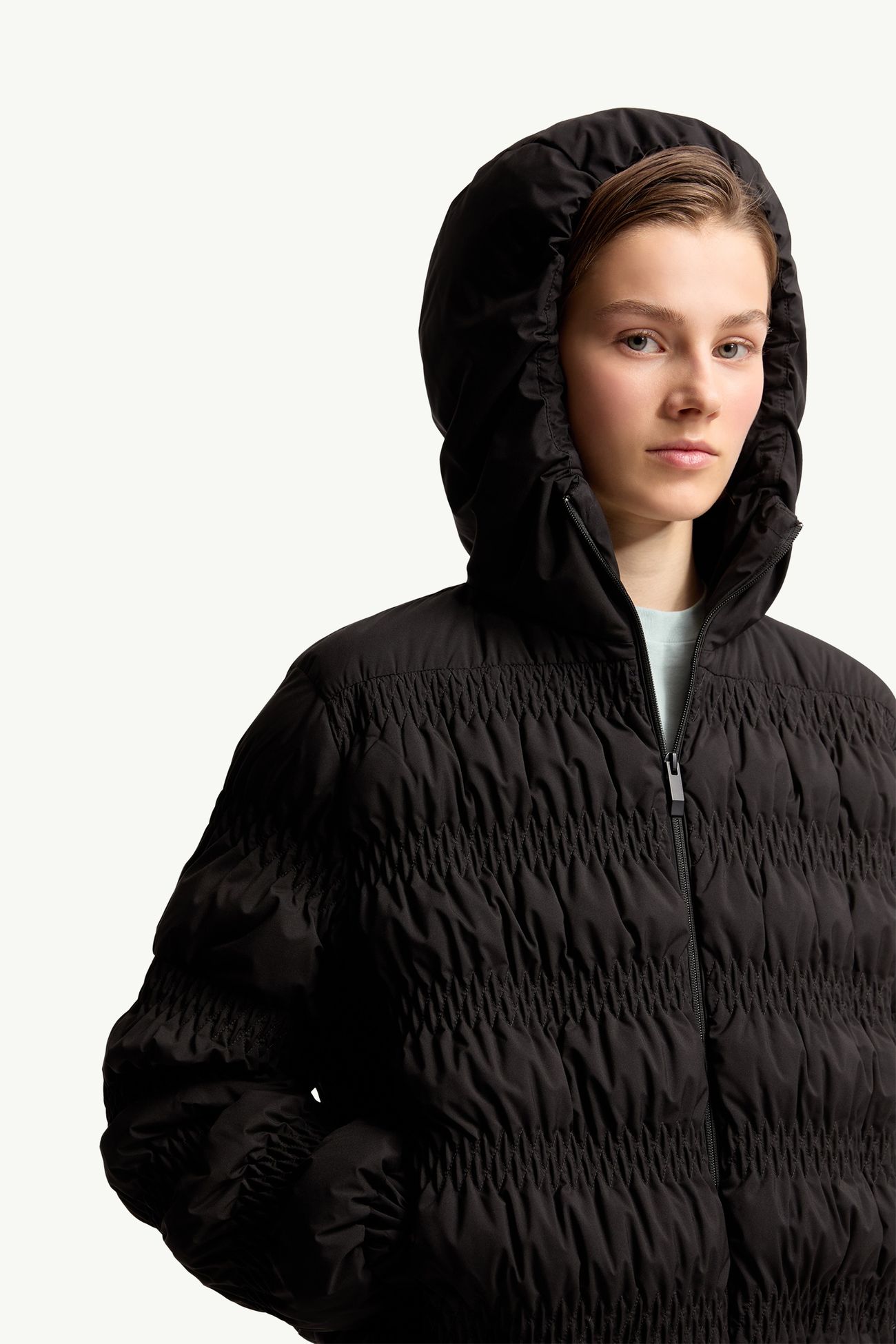 Noyer縮褶絎縫連帽短身羽絨外套 女士 黑色 Moncler 5