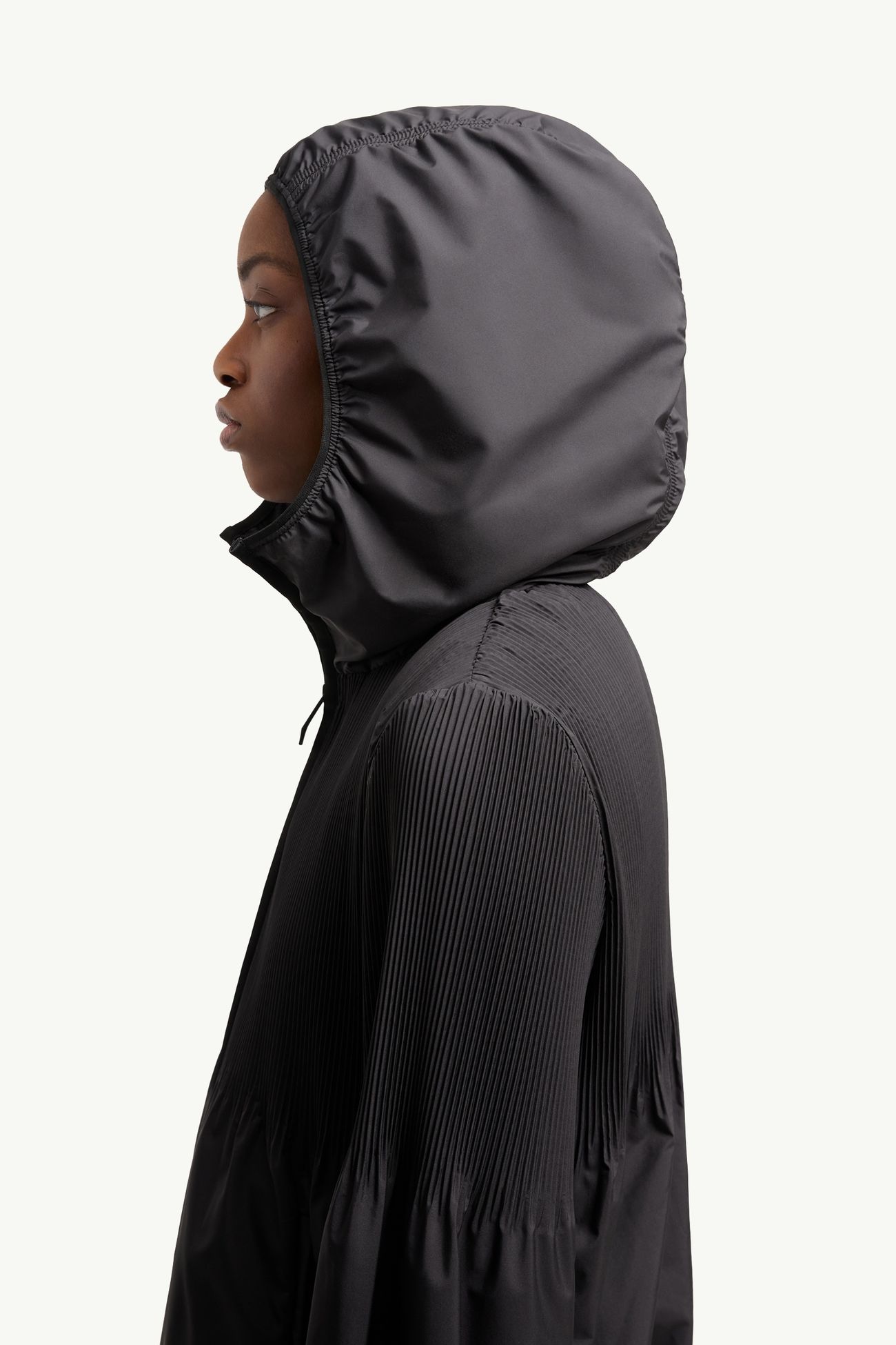 Anemone Plissee-Kapuzenjacke Damen Schwarz Moncler 1