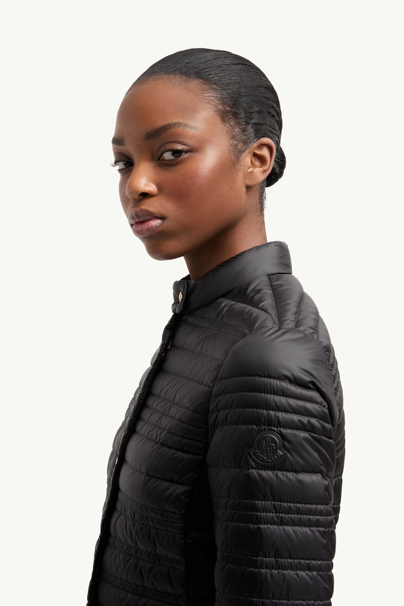 Cataire女士条纹绗缝羽绒机车夹克外套 女士 黑色 Moncler 1