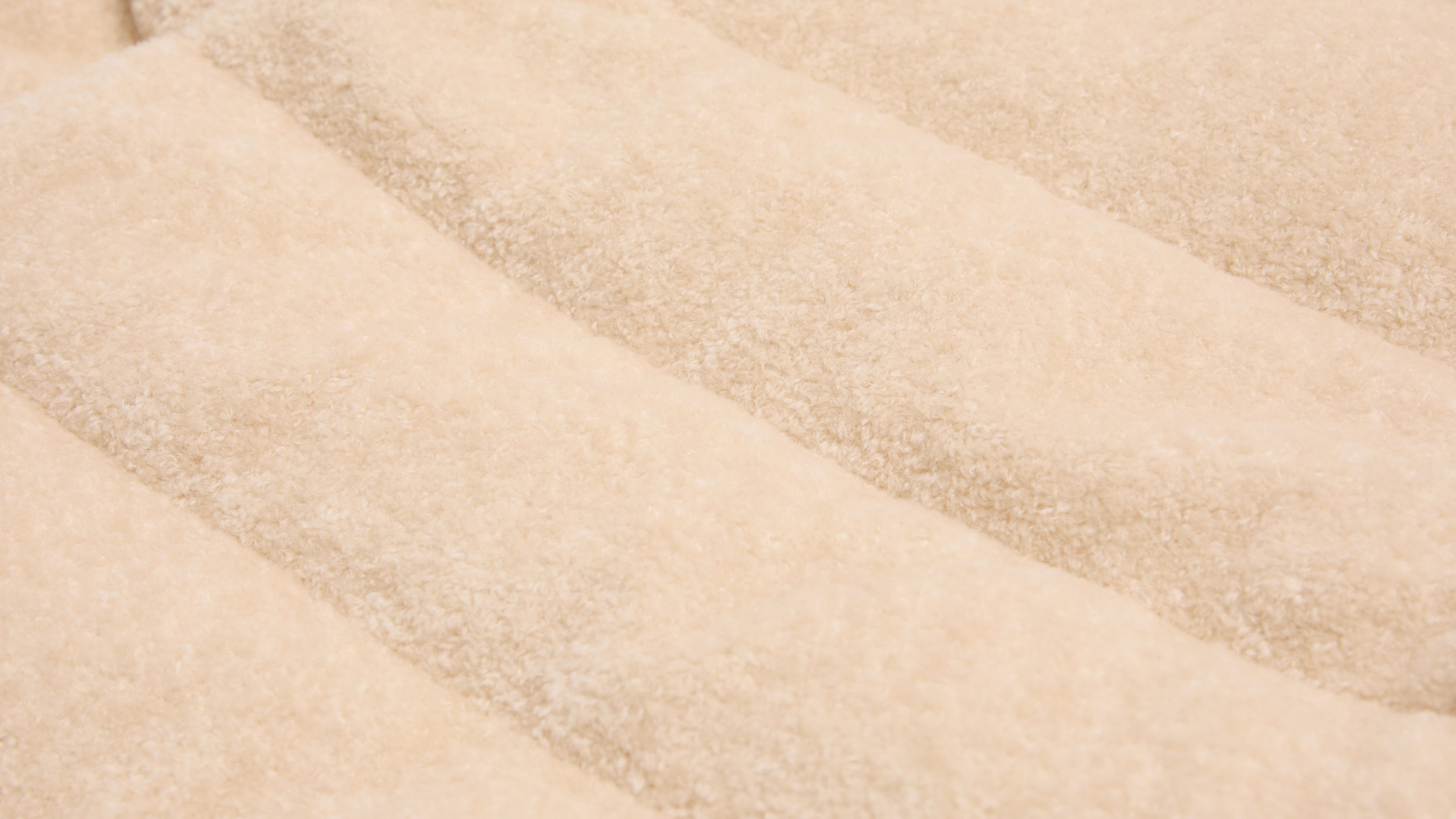 Slide 1 - product.feature.textureteddy.title