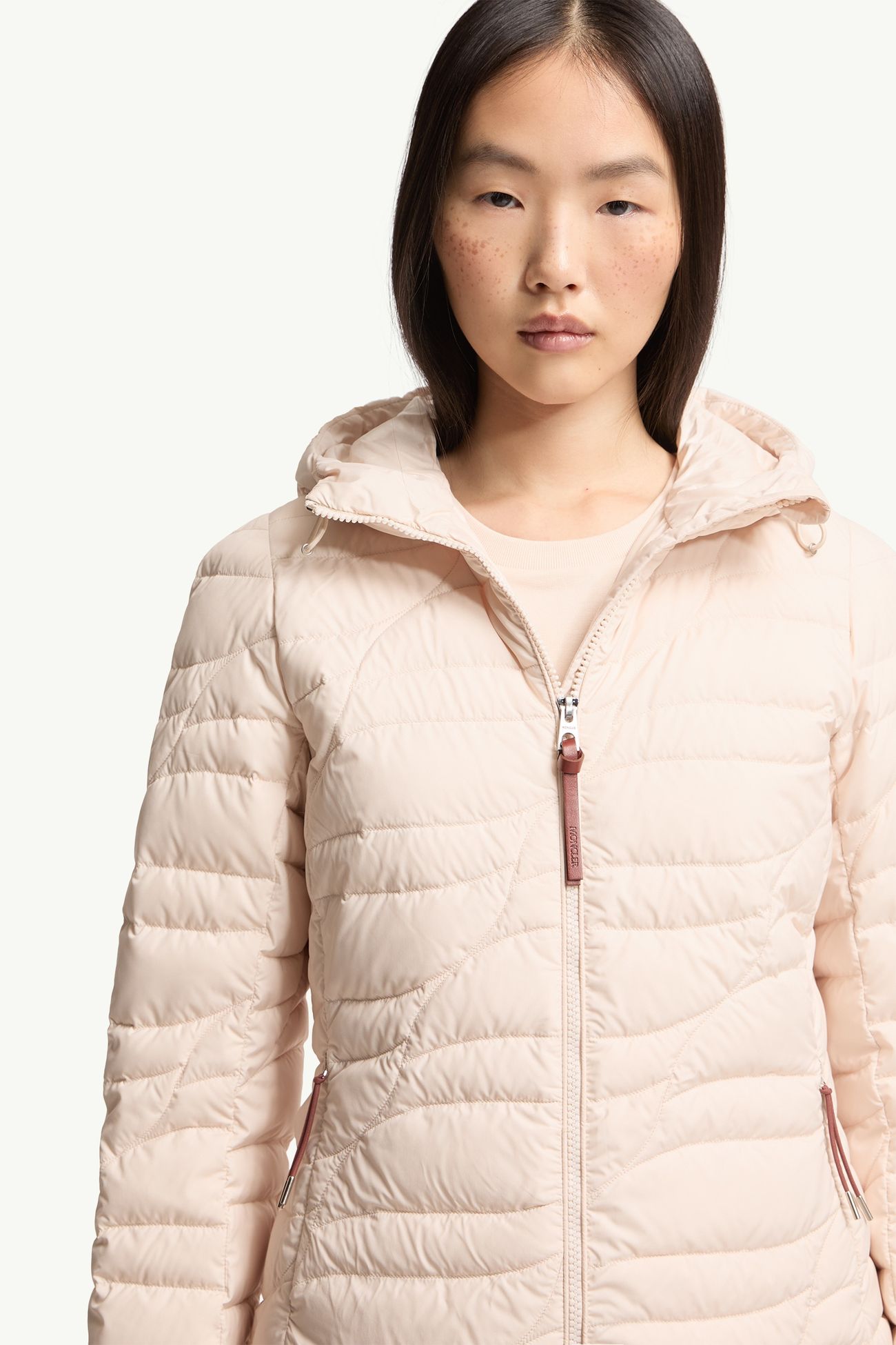 Piumino corto Delebiao con cappuccio Donna Beige Chiaro Moncler 5
