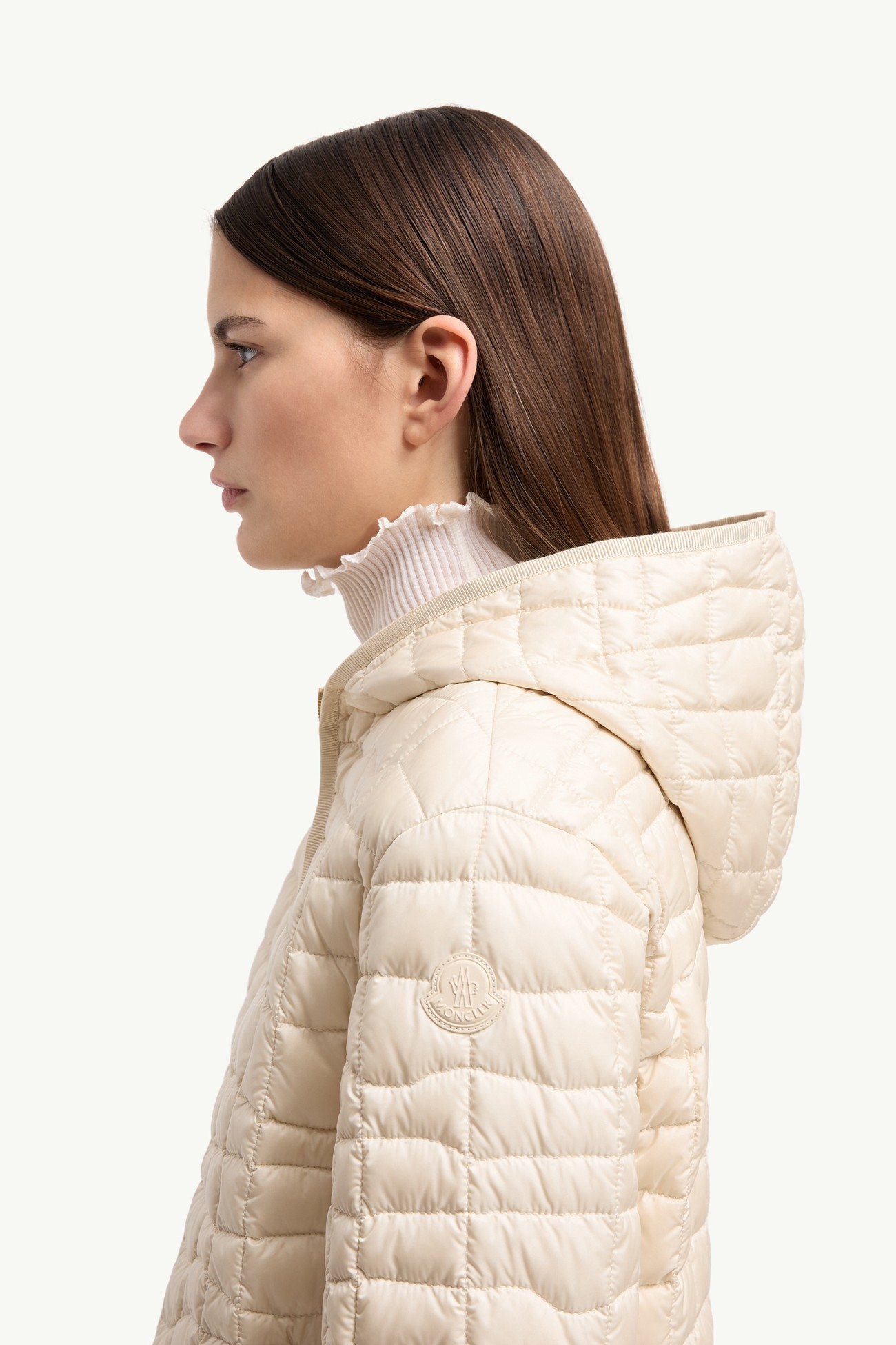 Eglantier 후드 지오메트릭 퀼팅 쇼트 다운 재킷 여성 라이트 베이지 Moncler 1