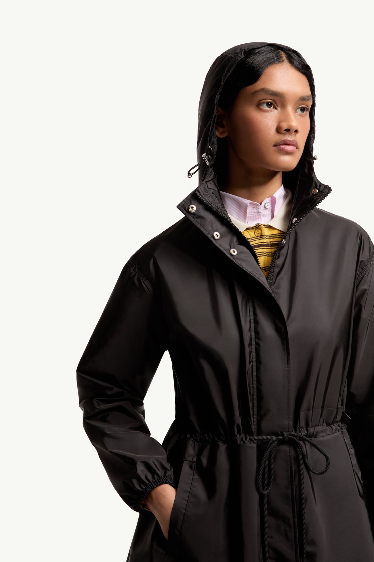 Chaqueta impermeable con capucha fruncida Weteau Mujer Negro Moncler 5