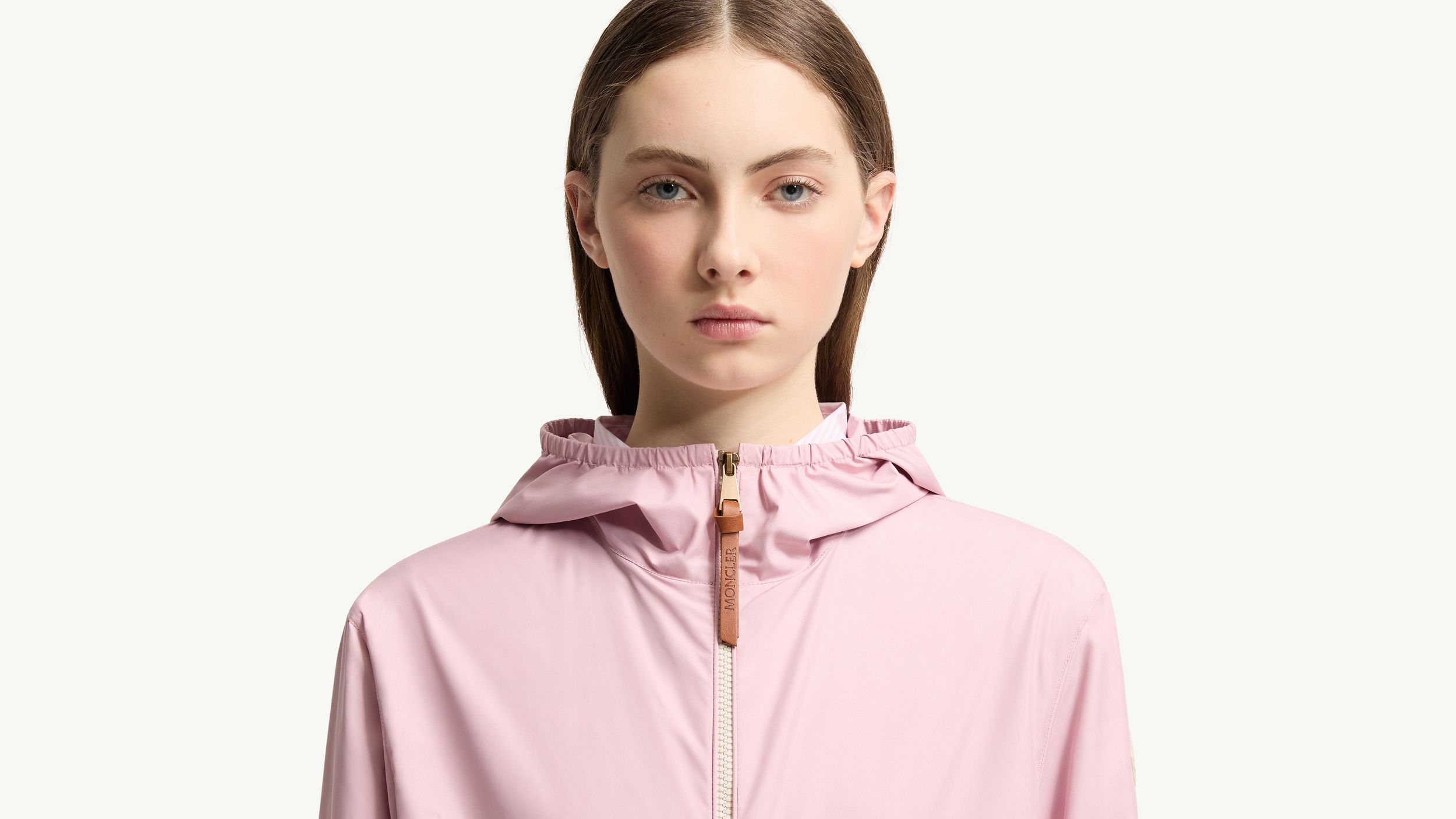 Slide 1 - Détails en cuir