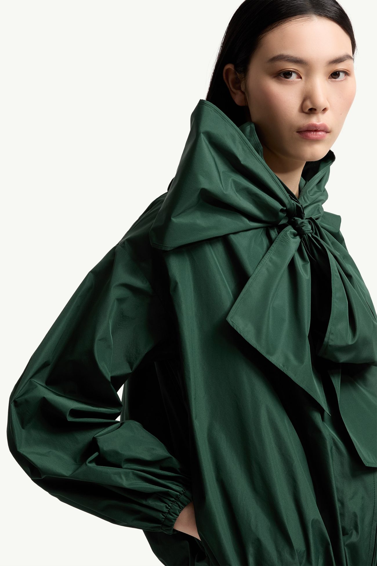 Giacca con Cappuccio in Taffettà Pecher Donna Verde Scuro Moncler 5