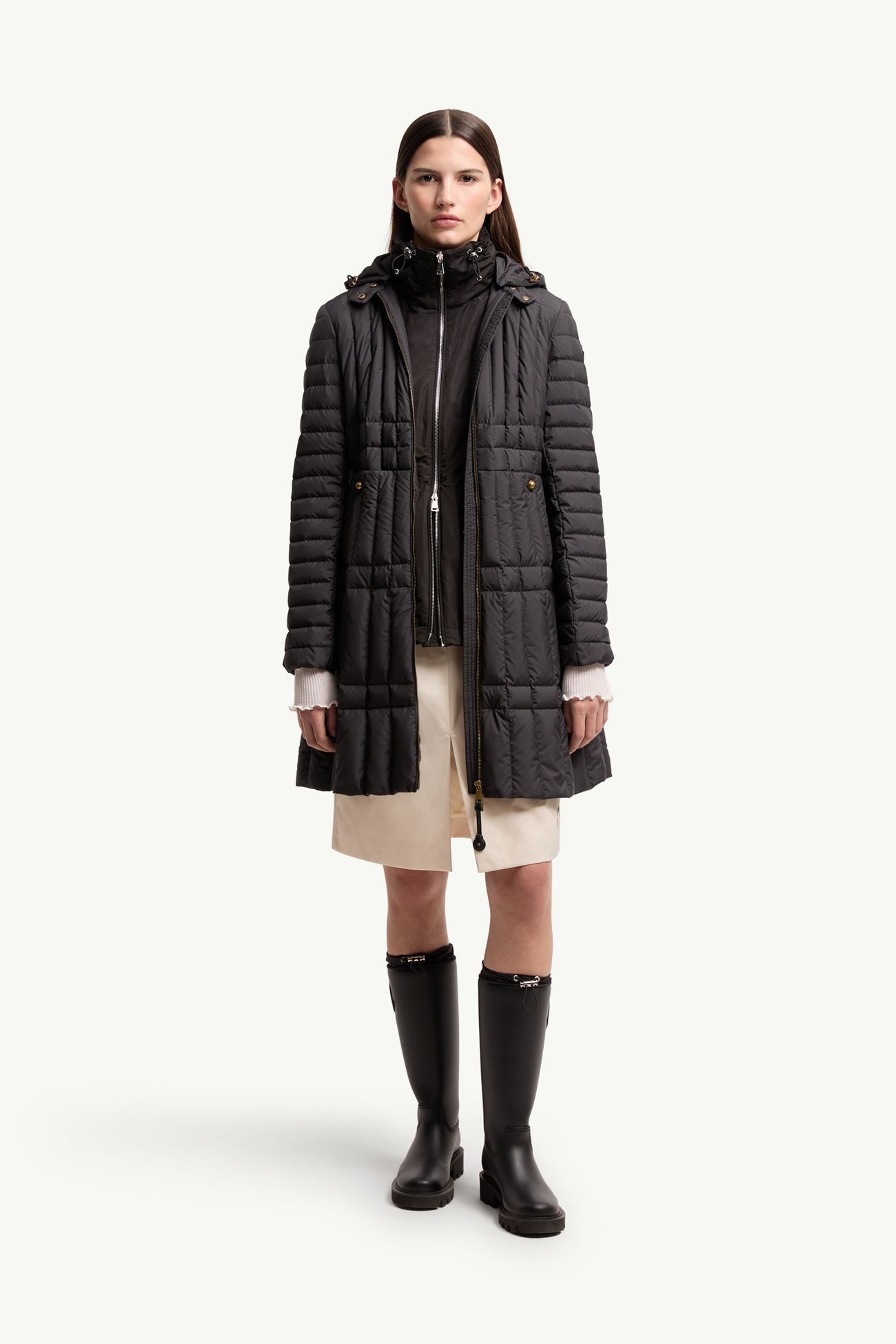Menthelong vertikal gesteppte Daunenjacke mit Kapuze Damen Schwarz Moncler 0