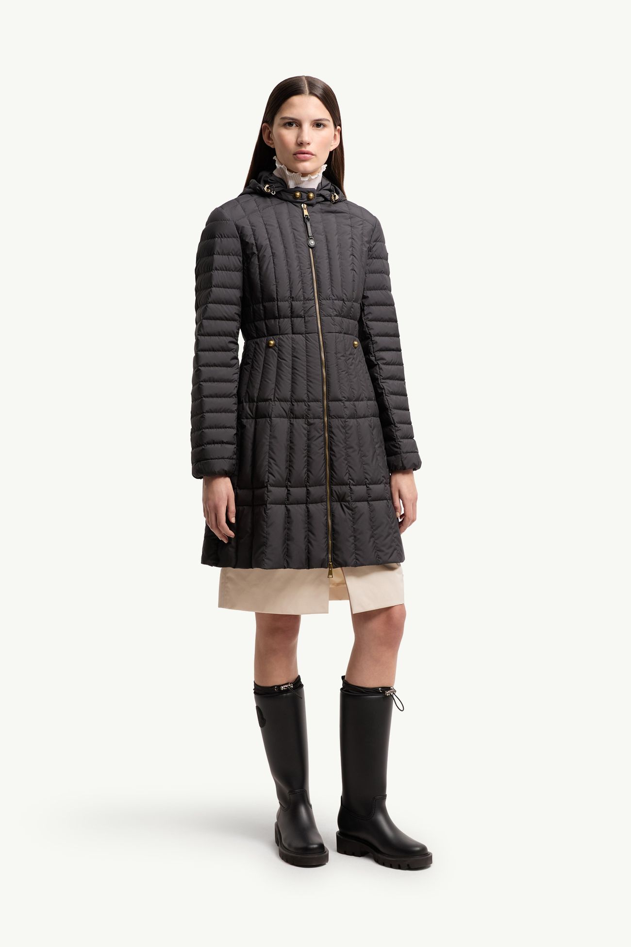 Menthelong女士垂直绗缝连帽羽绒夹克外套 女士 黑色 Moncler 3