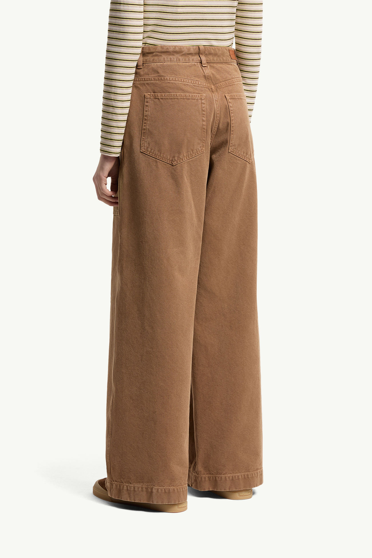 Pantaloni in cotone con logo in pelle Donna Marrone Moncler 4