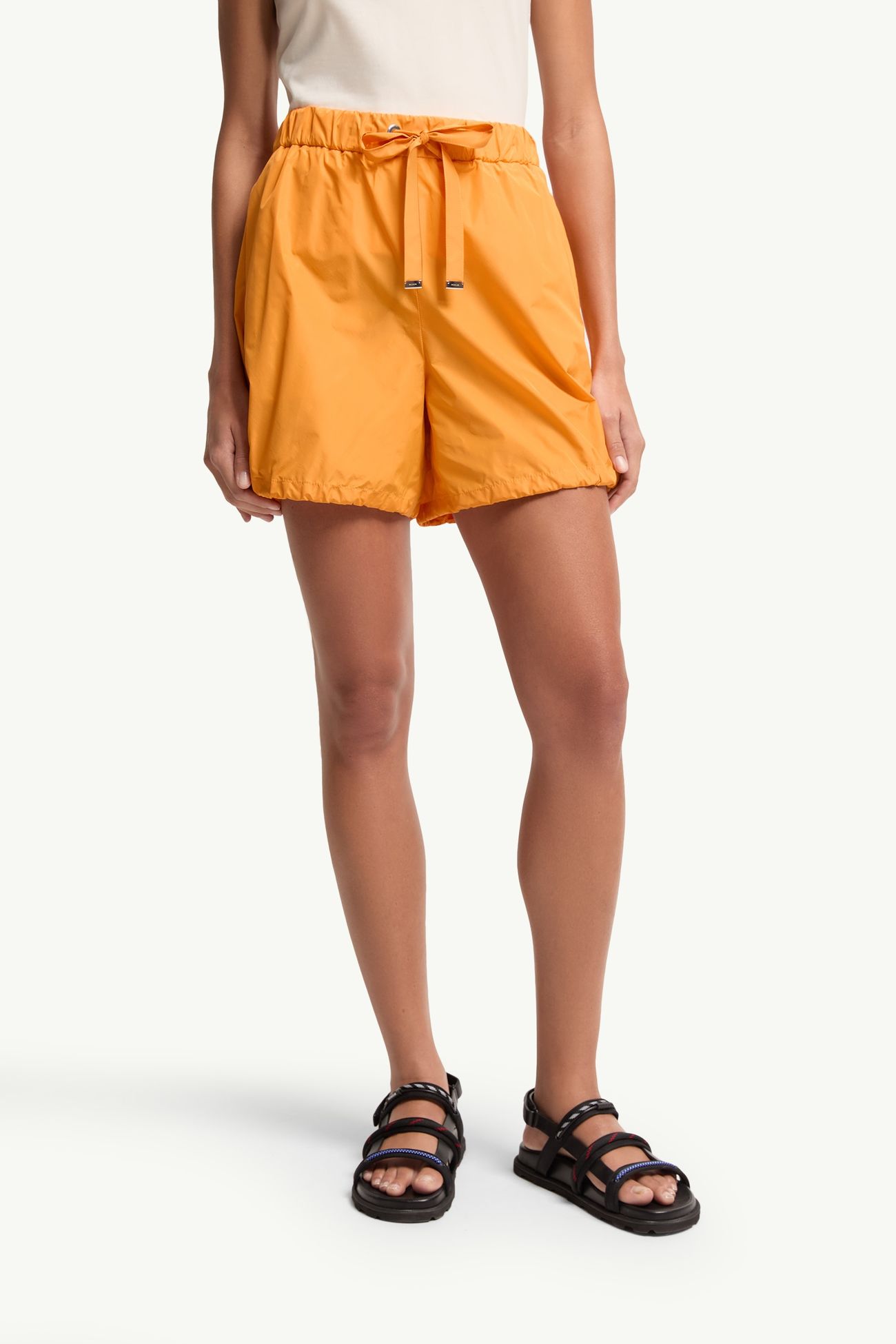 Shorts in taffetà con patch con logo Donna Giallo Moncler 3