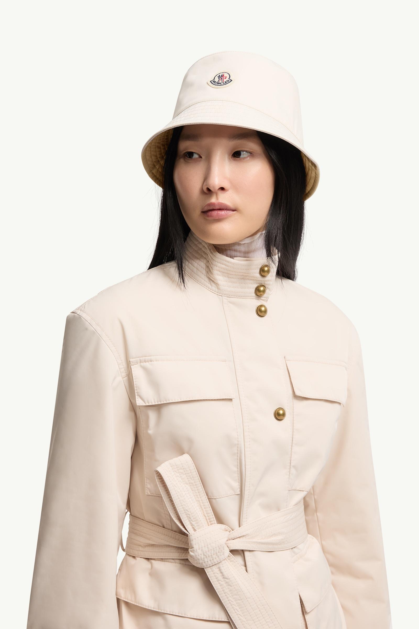 MONCLER バケットハット ホワイト ホワイト バケットハット : ハット＆ベレー 向けの レディース
