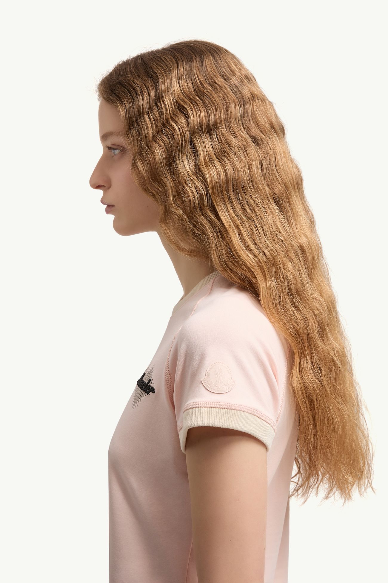 Camiseta de algodón con logotipo de corazón Mujer Rosado claro Moncler 1