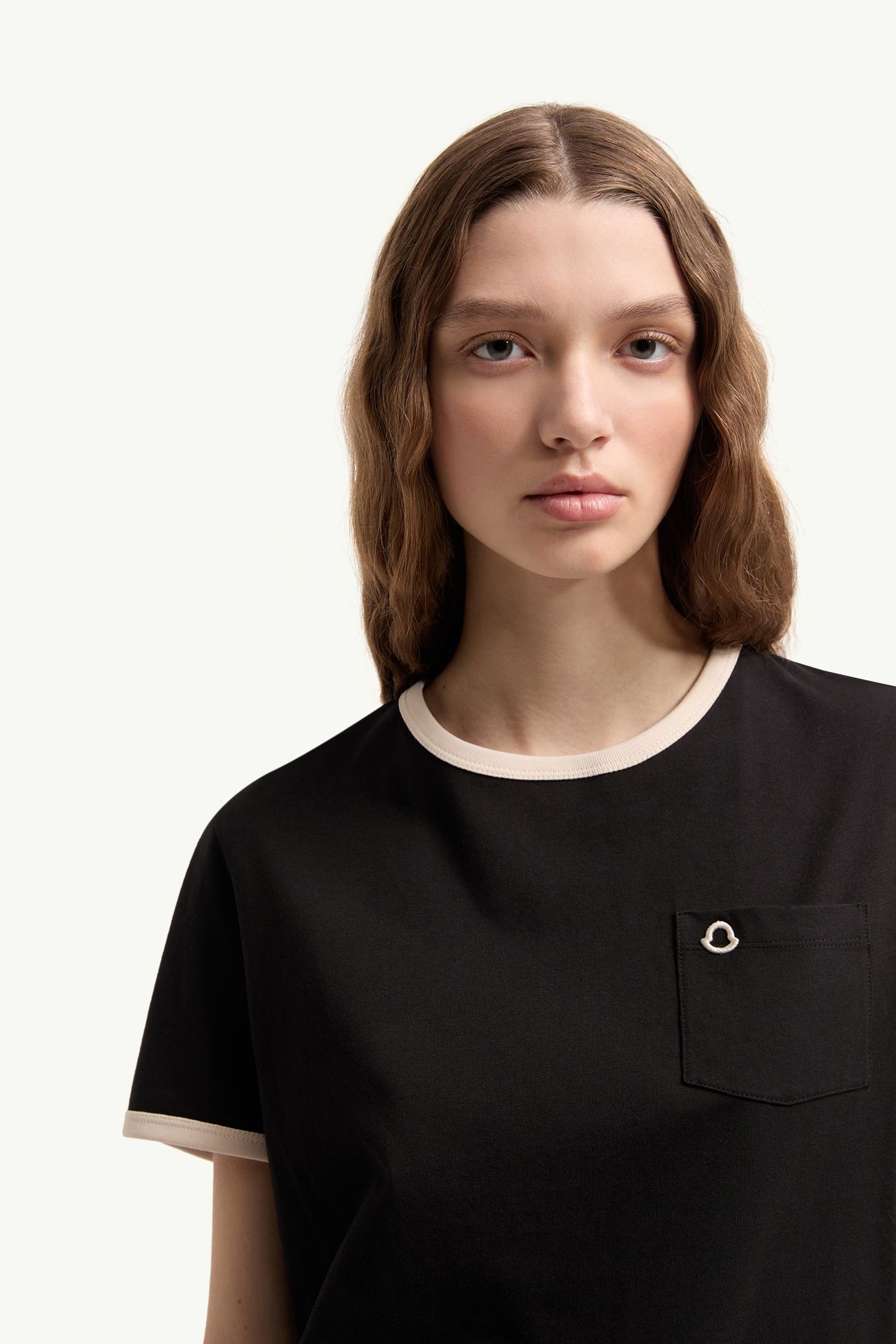 Camiseta de algodón con logotipo bordado Mujer Negro Moncler 5