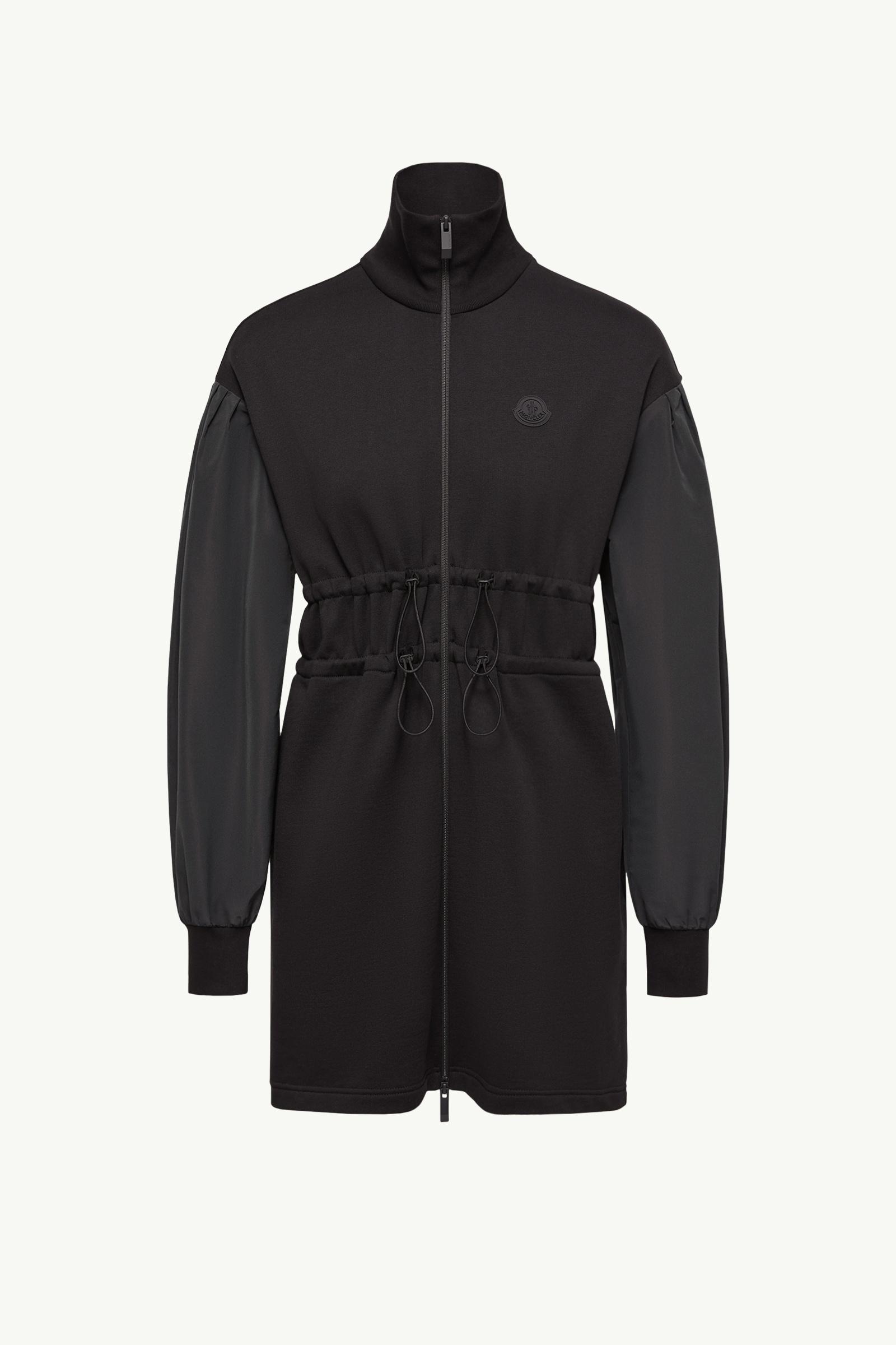 https://moncler-cdn.thron.com/api/v1/content-delivery/shares/dpx6uv/contents/L10938I0000589AZY999_F/image/L10938I0000589AZY999_F