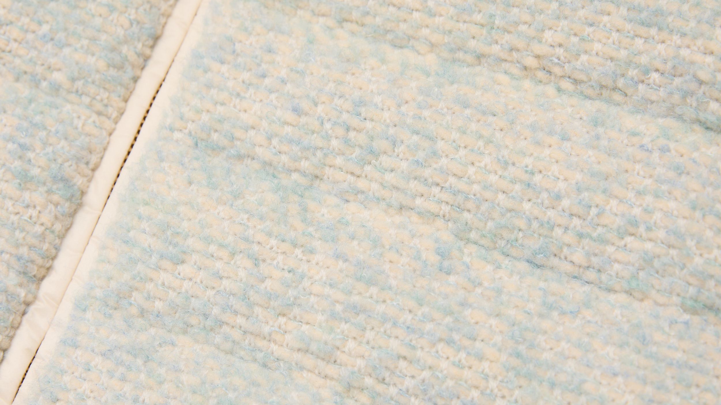 Slide 1 - product.feature.textureboucle.title