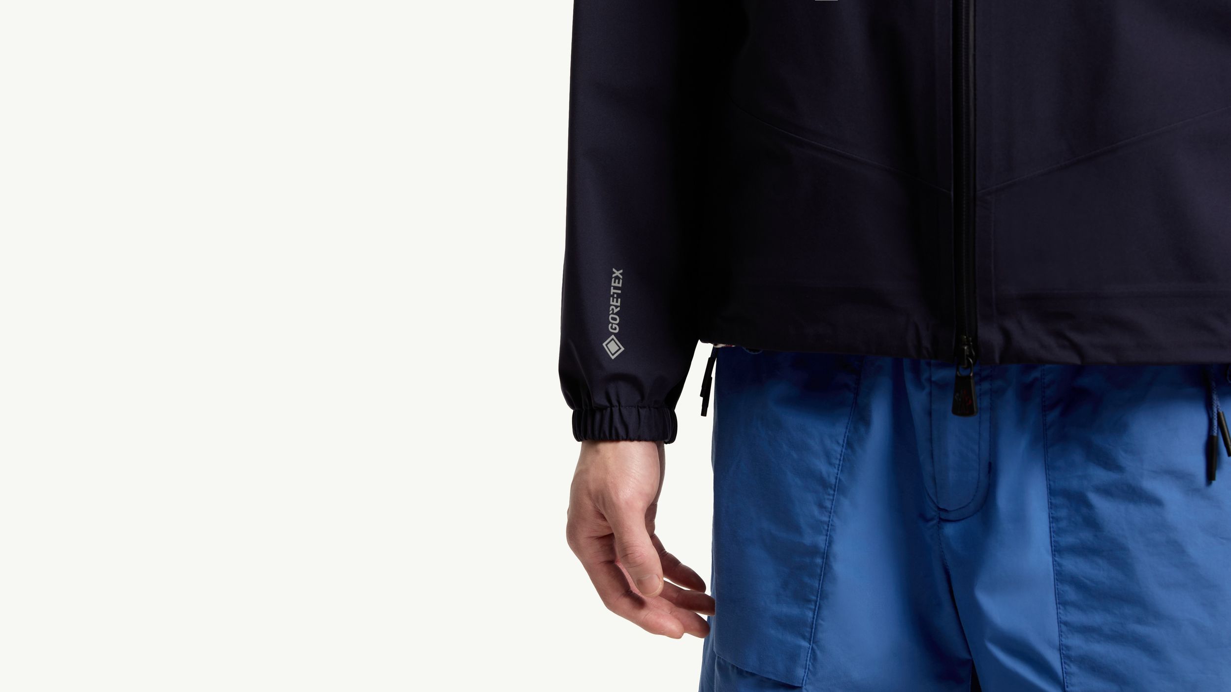 Slide 1 - GORE-TEX®技術布料