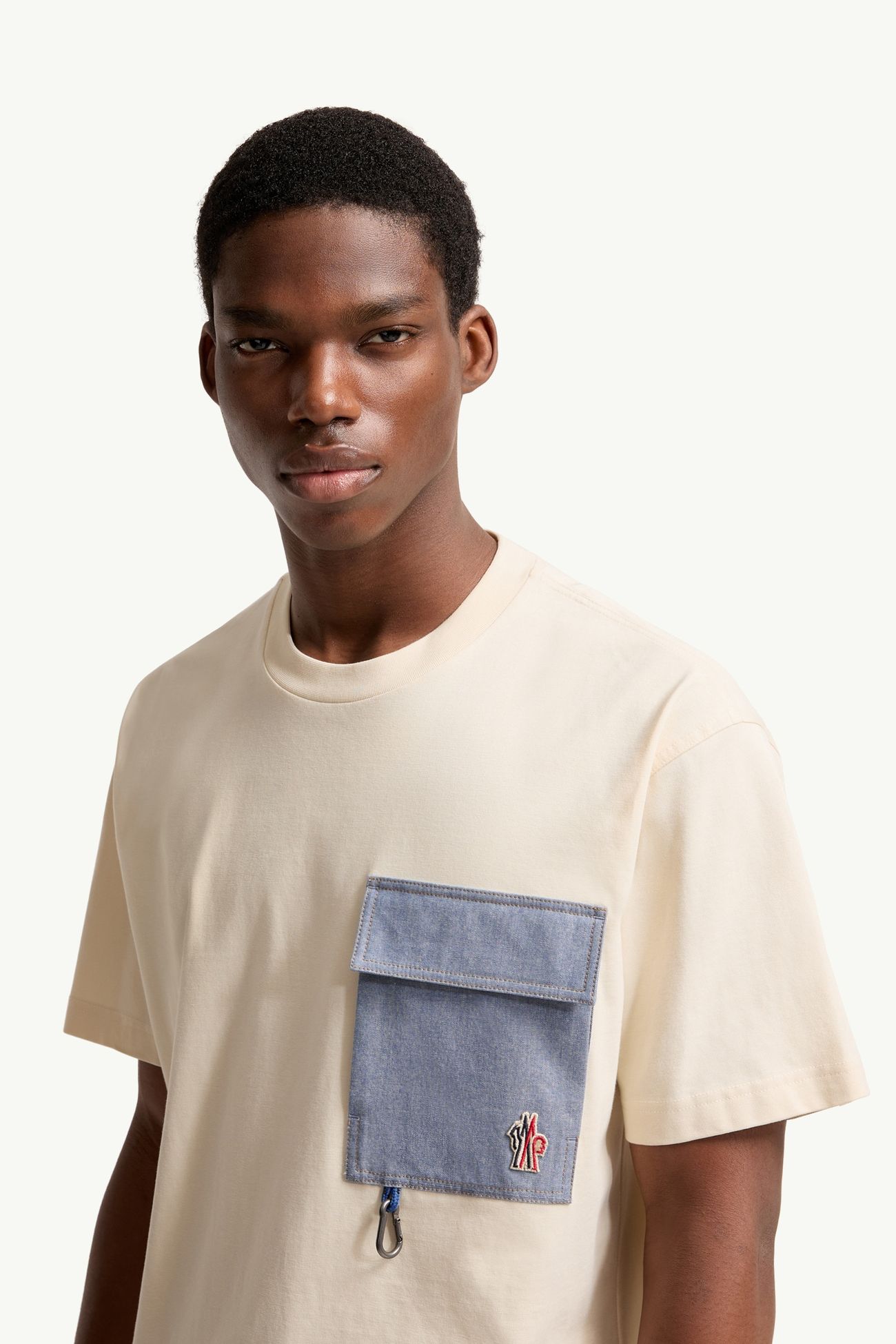 T-Shirt aus Baumwollmischung mit Brusttasche aus Denim Herren Weiß-Elfenbein Moncler 1