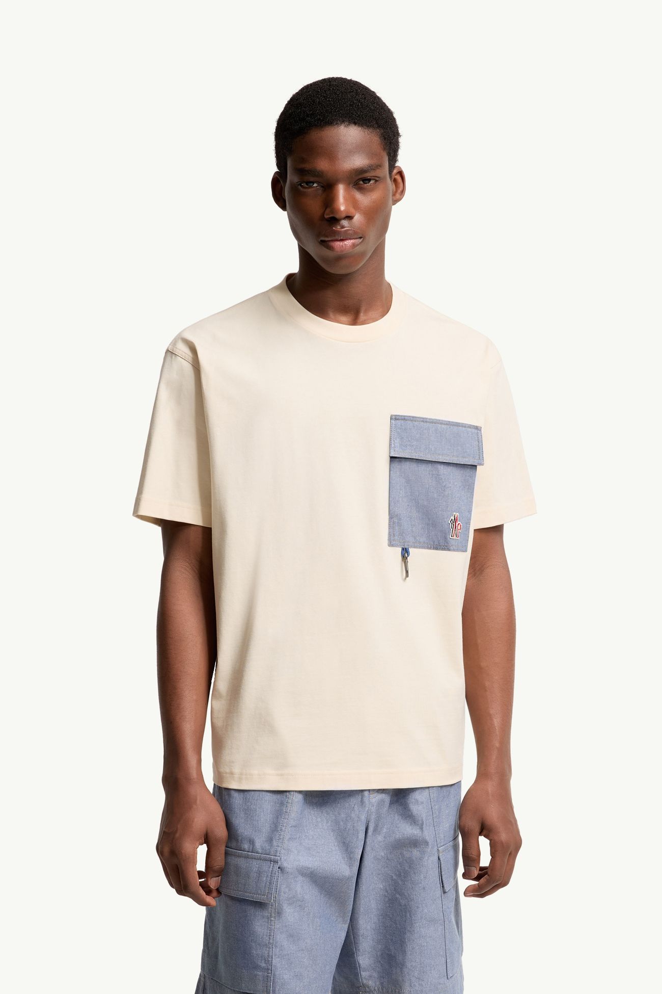 T-shirt in misto cotone con tasca in denim Uomo Bianco Avorio Moncler 3