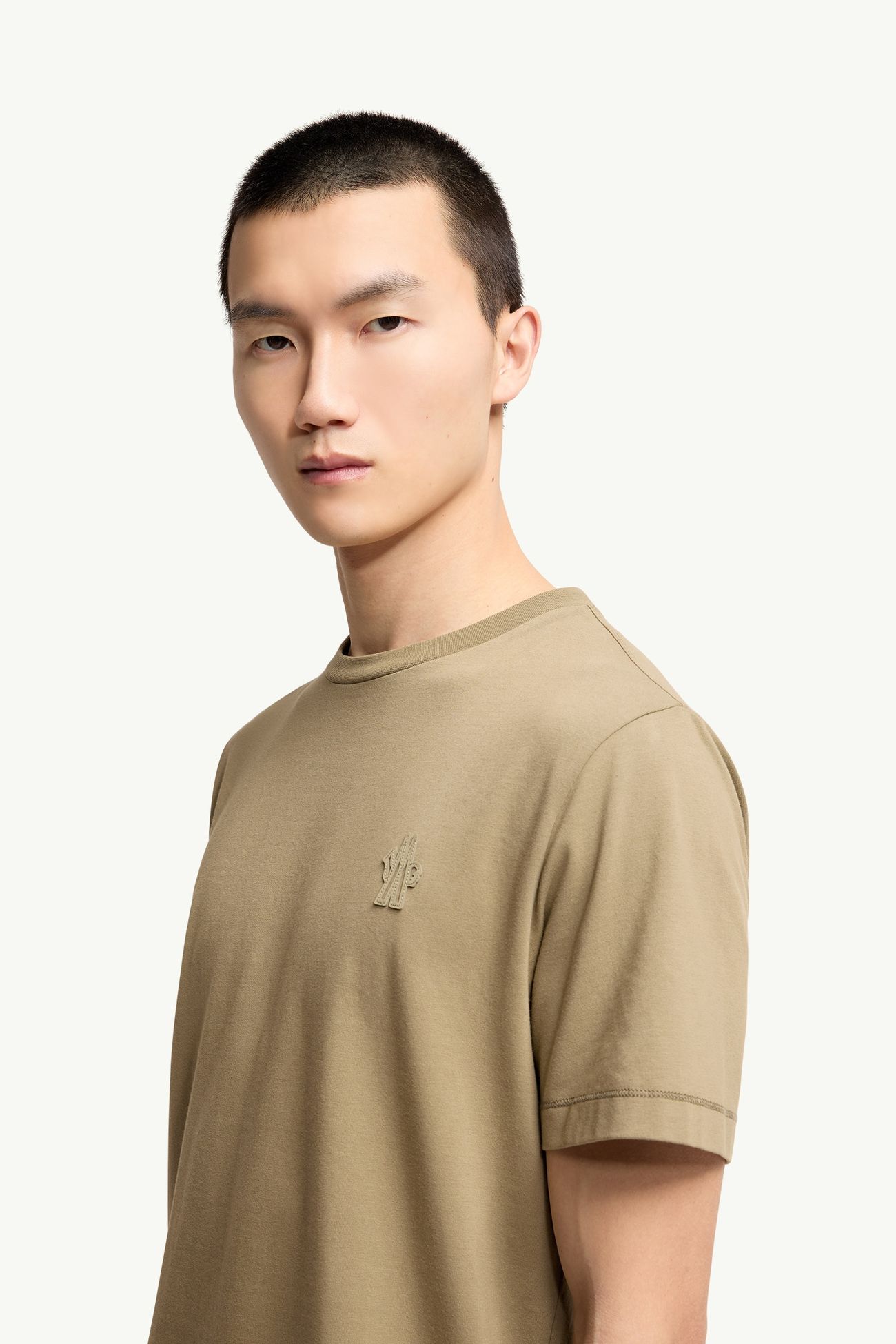 Camiseta de mezcla de algodón con parche con logotipo (pack de tres) Hombre NEGRO, BLANCO Y VERDE OLIVA Moncler 1