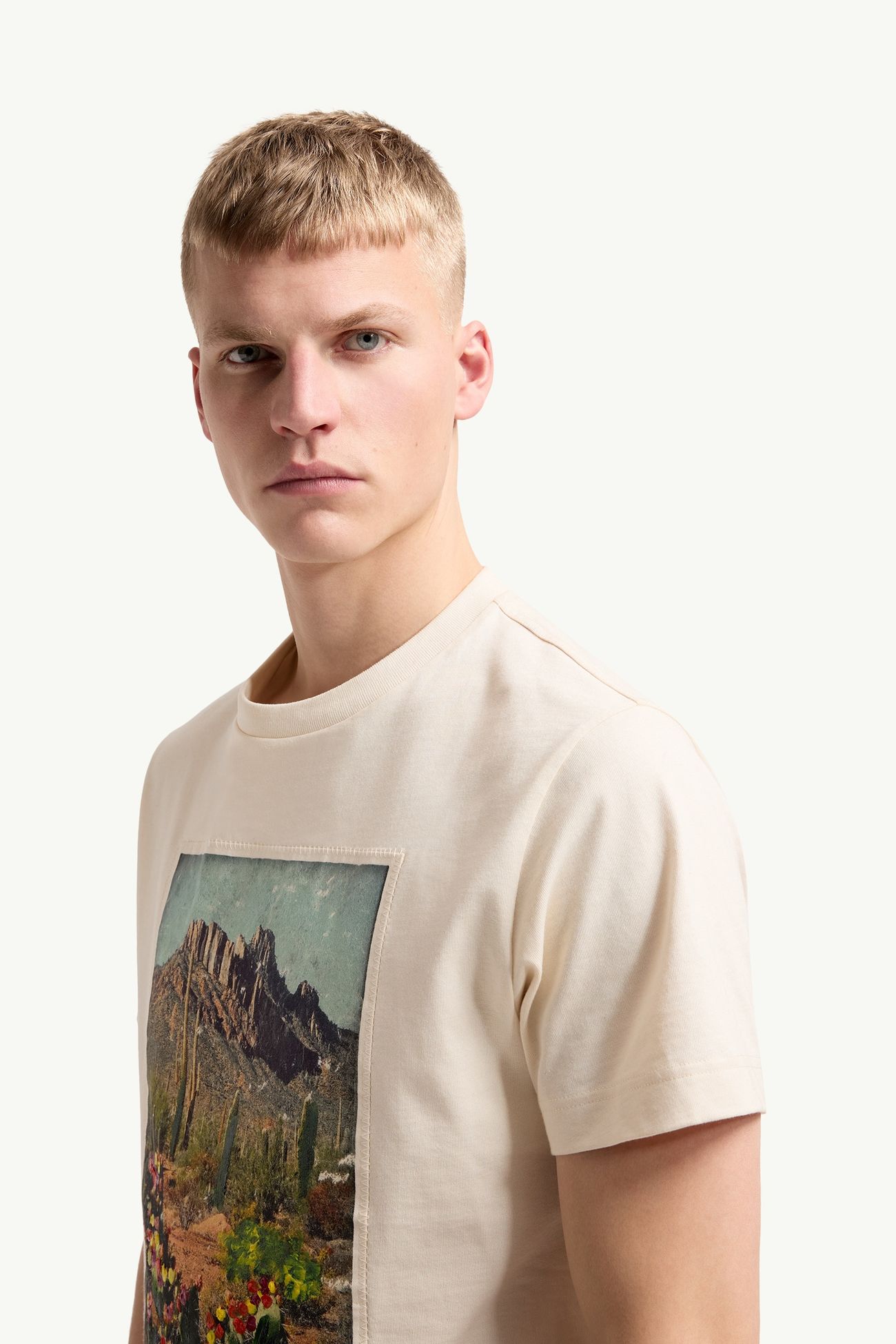 T-shirt in cotone con stampa paesaggio Uomo Bianco Moncler 1